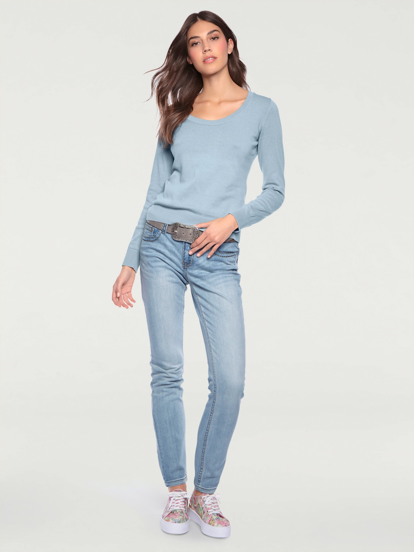 Pull col rond basique et facile à associer, coloris tendance