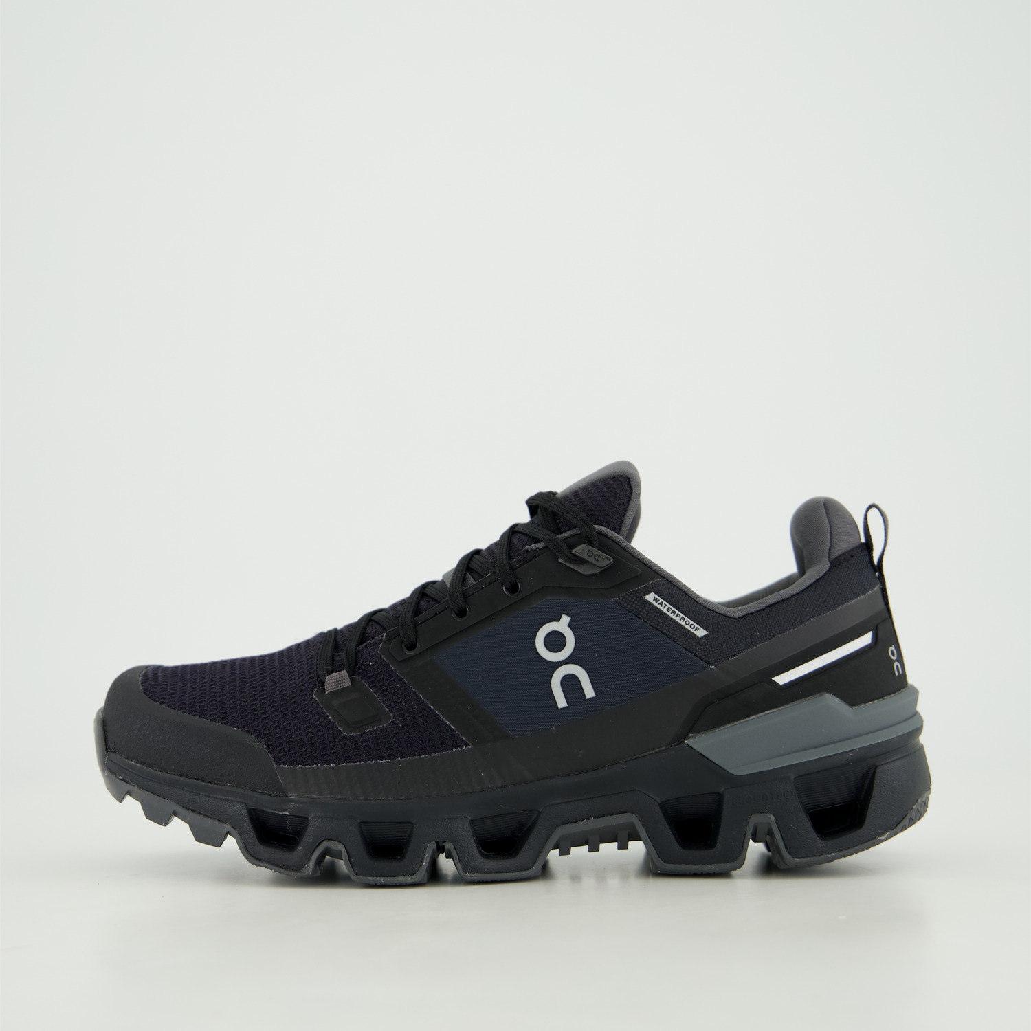ON CLOUDWANDER WATERPROOF
