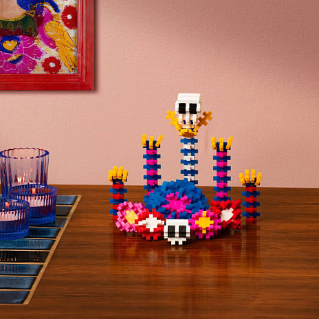Plus-Plus inspired Frida Kahlo