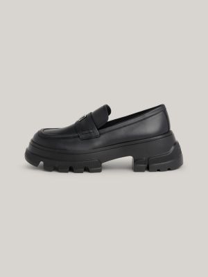 Mocassins de couro robustos com travas
