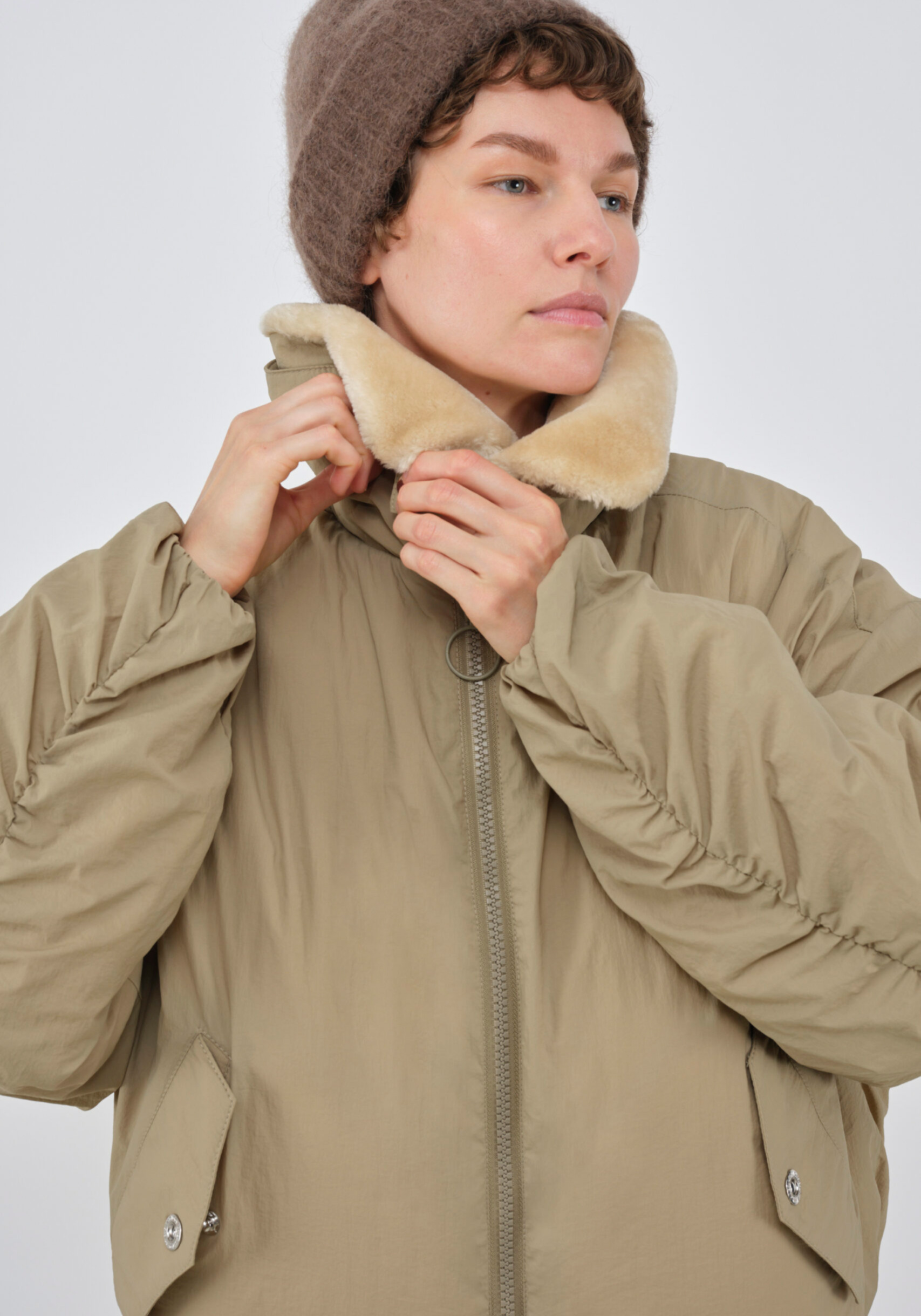 Embassy of Bricks and Logs Bomber-Jacke Camden Pale Olive