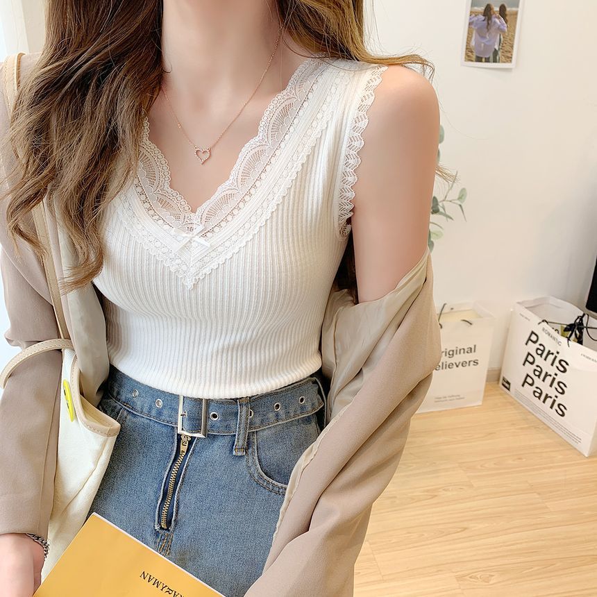 Shiodome - Tanktop met V-hals en kanten rand