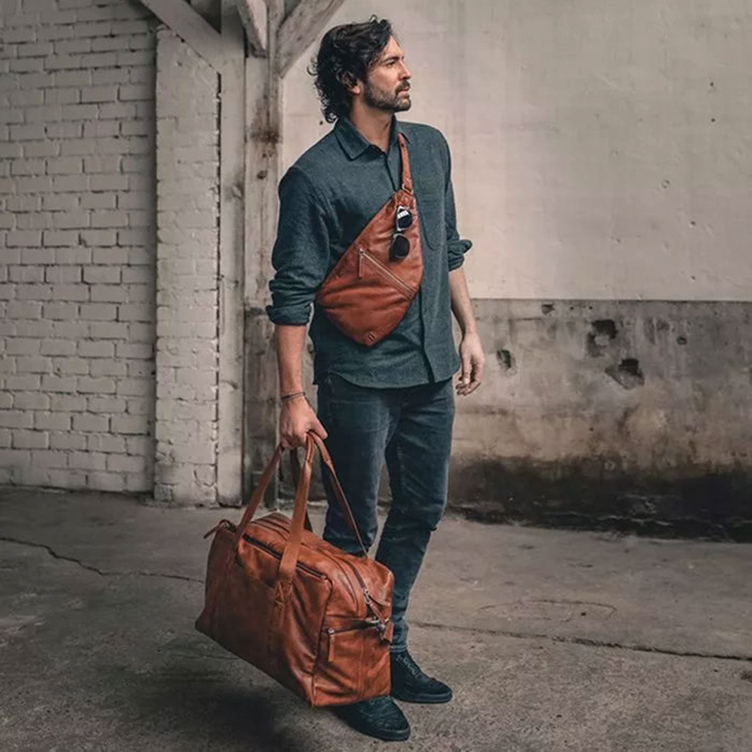 Spikes & Sparrow Reese Slingbag brandy
