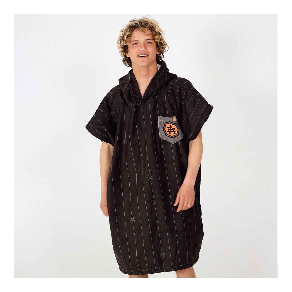 After Essentials HIGH SCHOOL NEW YORK - Poncho noir