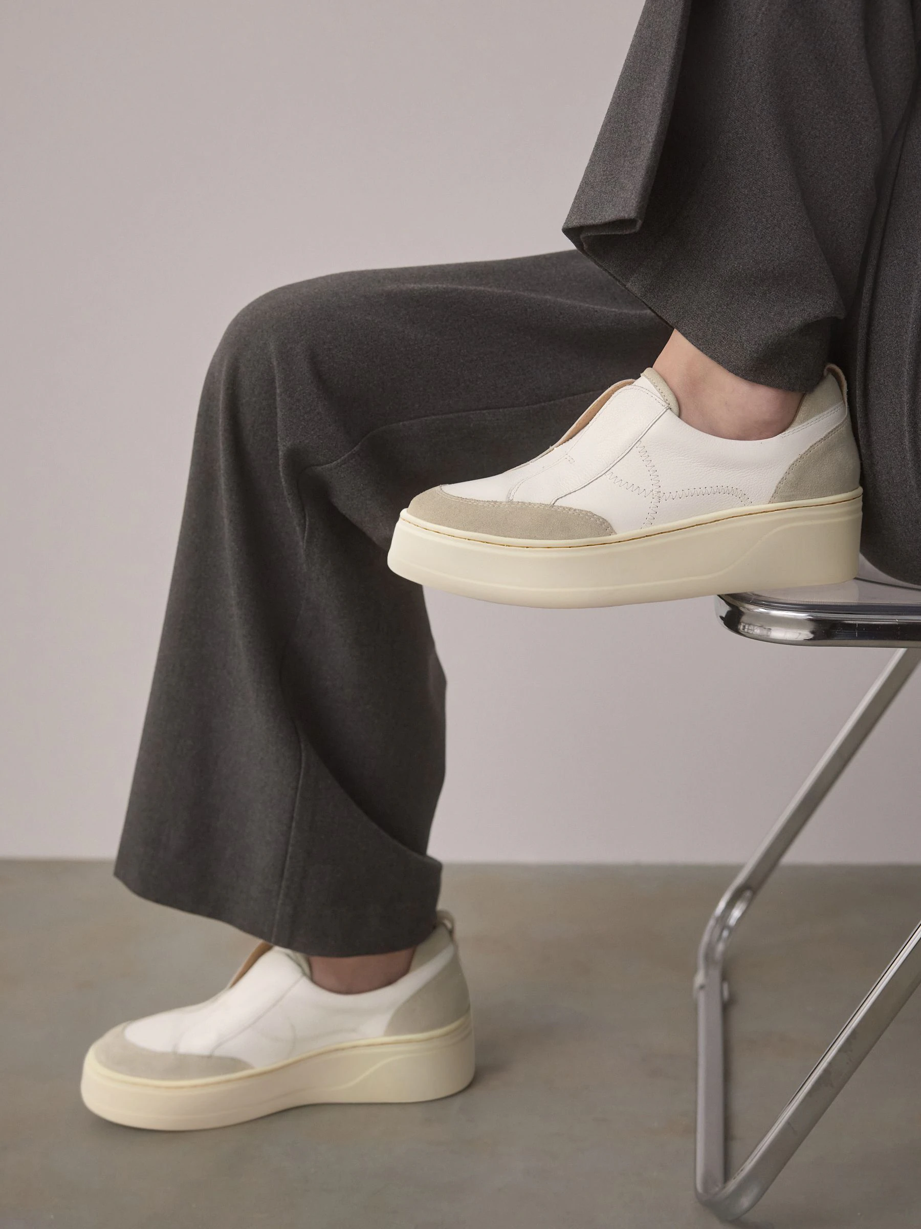 Wit - Signature leren instapsneakers met dikke zool en plateauzool