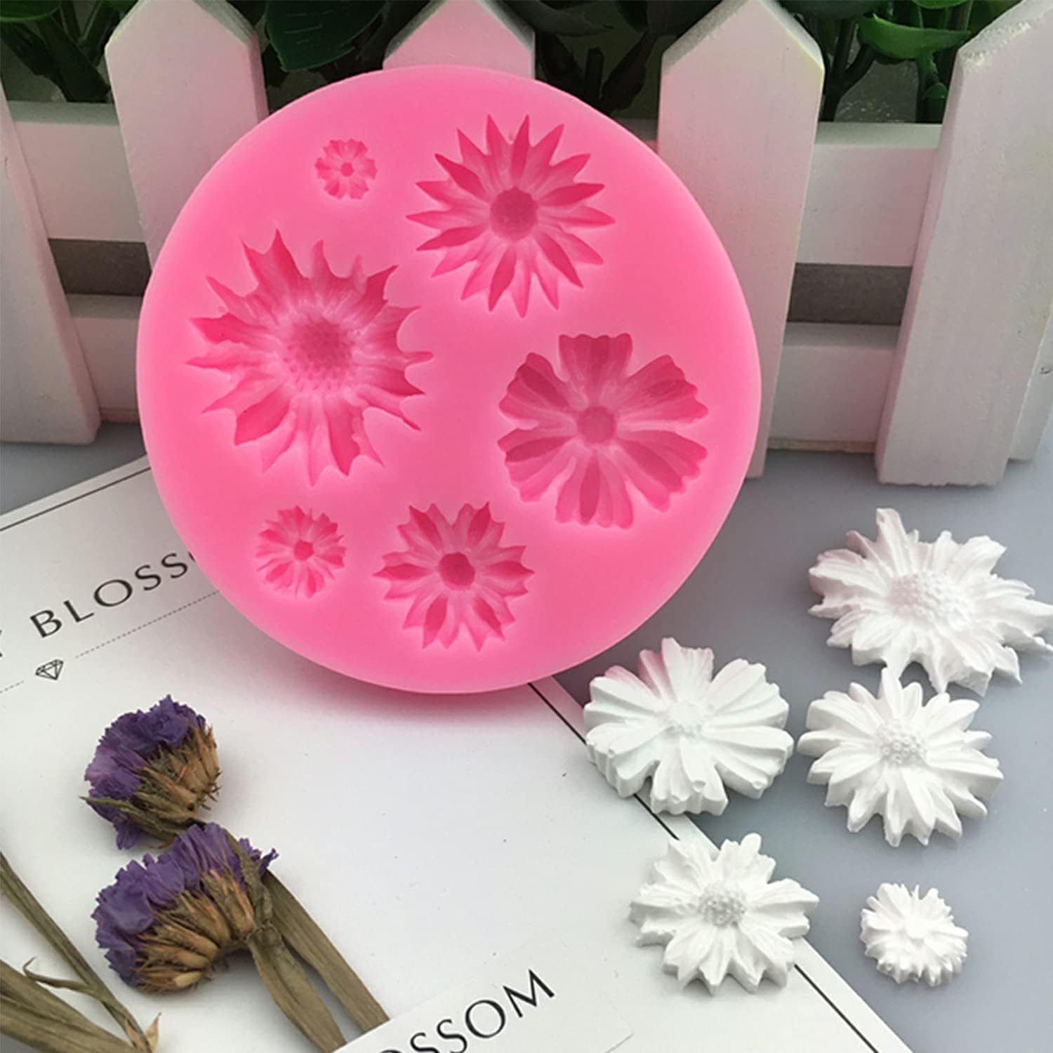 (7er Set) Silikon 3D Pralinen Form für Fondant / Schokolade Kuchen   Muffin Dekoration - Blumen / Schleifen / Schmetterlinge / Blätter