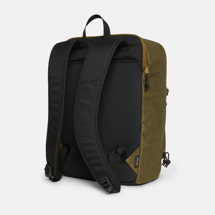 Mochila utilitária unissex na cor verde.