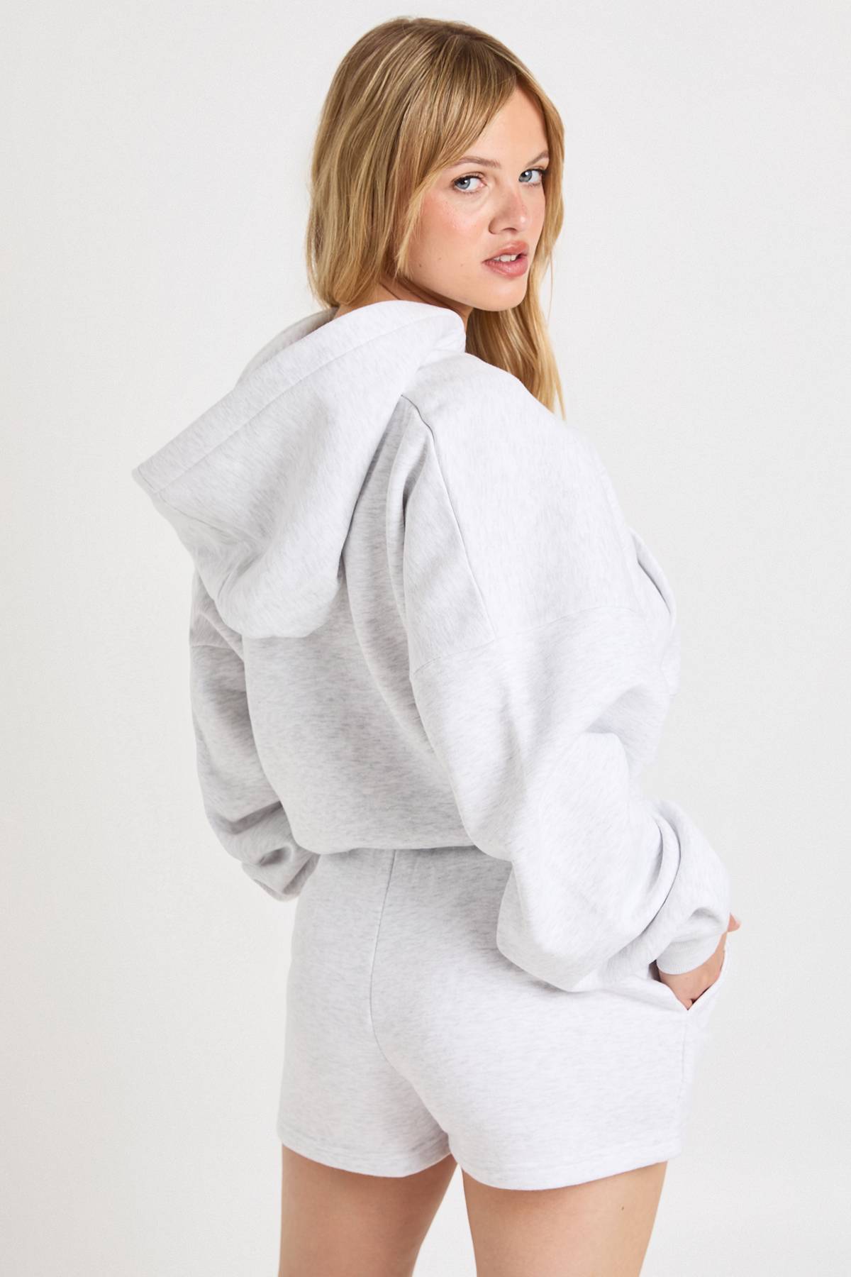 boohoo Short De Jogging Taille Haute Petite Avec Cordon De Serrage Interne