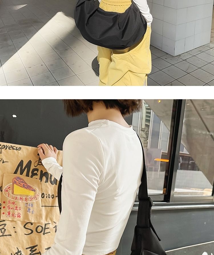 IOU - Effen geplooide nylon crossbodytas