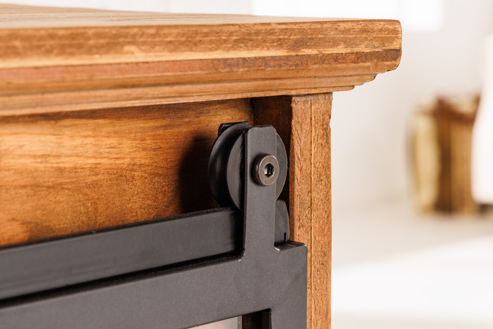 Massives Sideboard HERITAGE 150cm natur Pinienholz Industrial-Türen Metall Vitrine