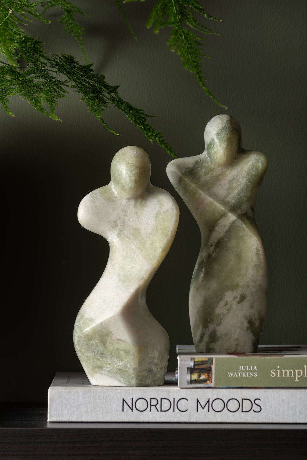 present time - Statue Female Abstract