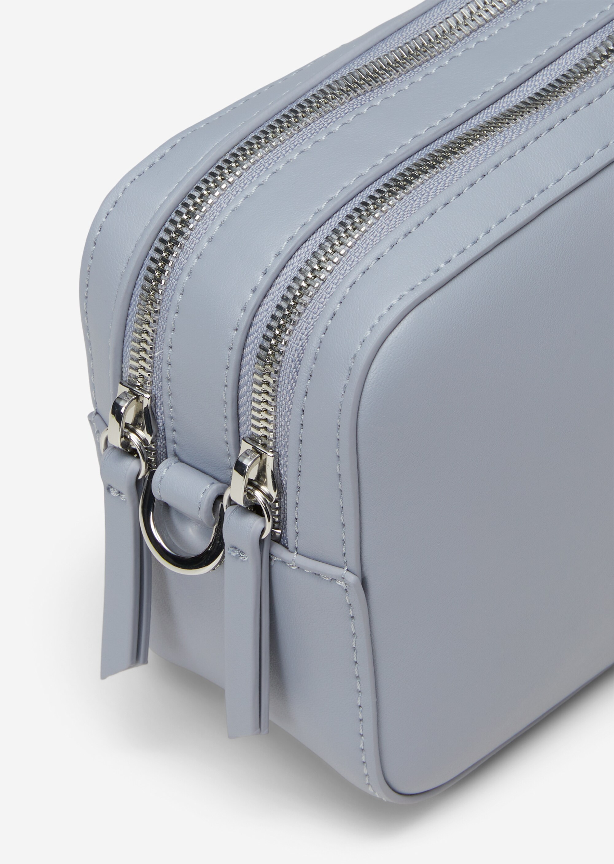 Camera-Bag small aus einer Lederalternative aus recyceltem Polyester