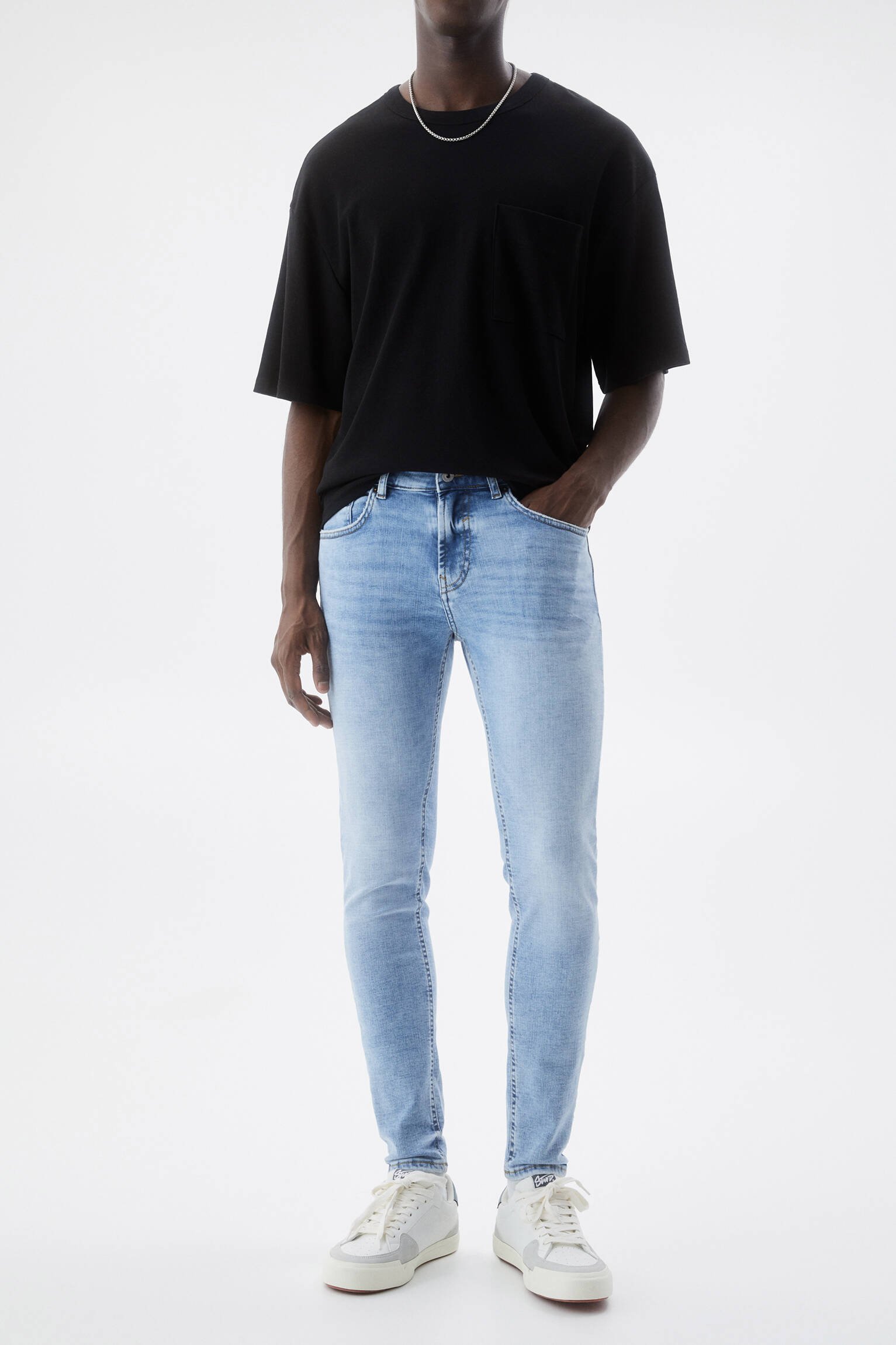 CALÇA JEANS SKINNY BÁSICA - ÍNDIGO CLARO