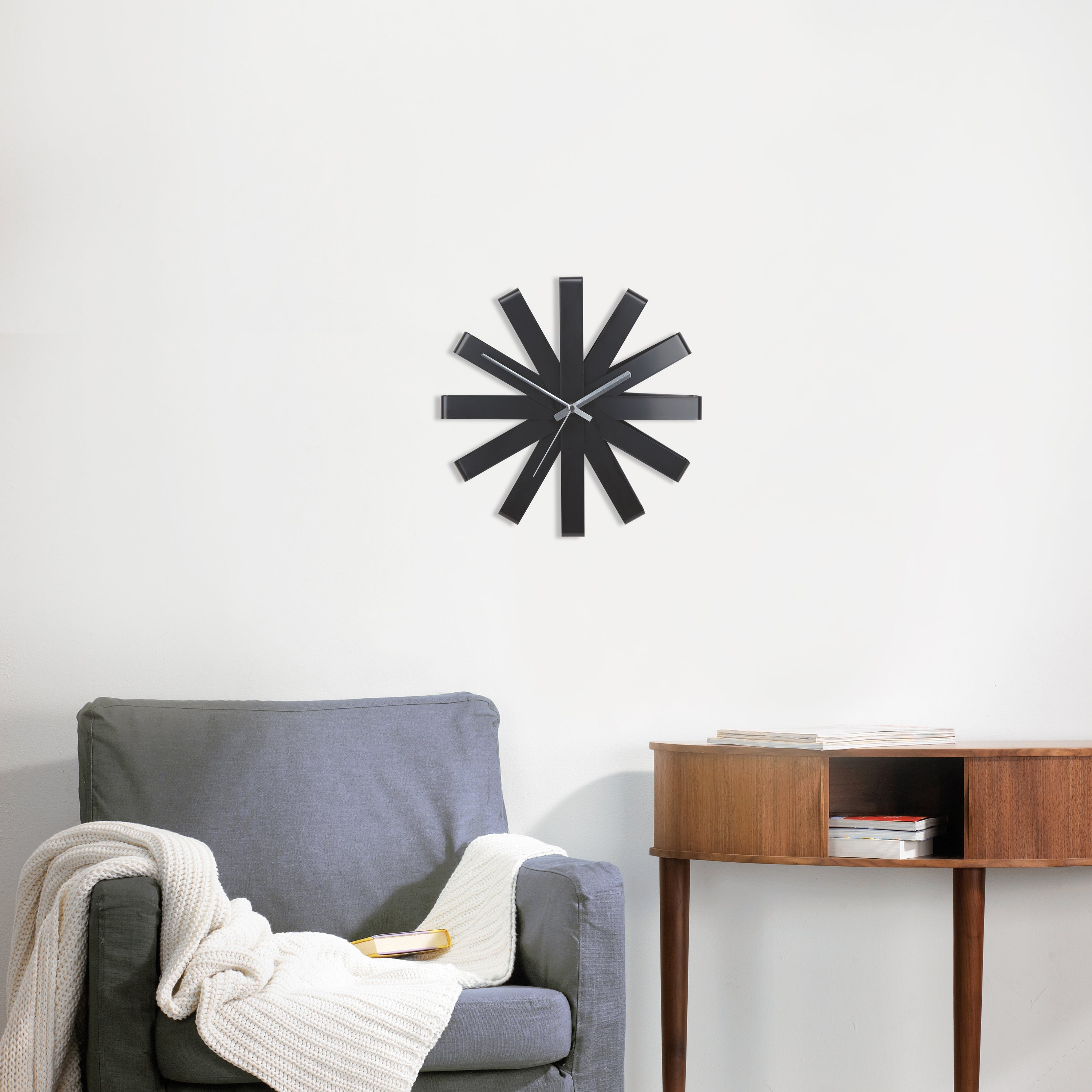 Umbra Ribbon Wandklok Ã 30 cm - Zwart