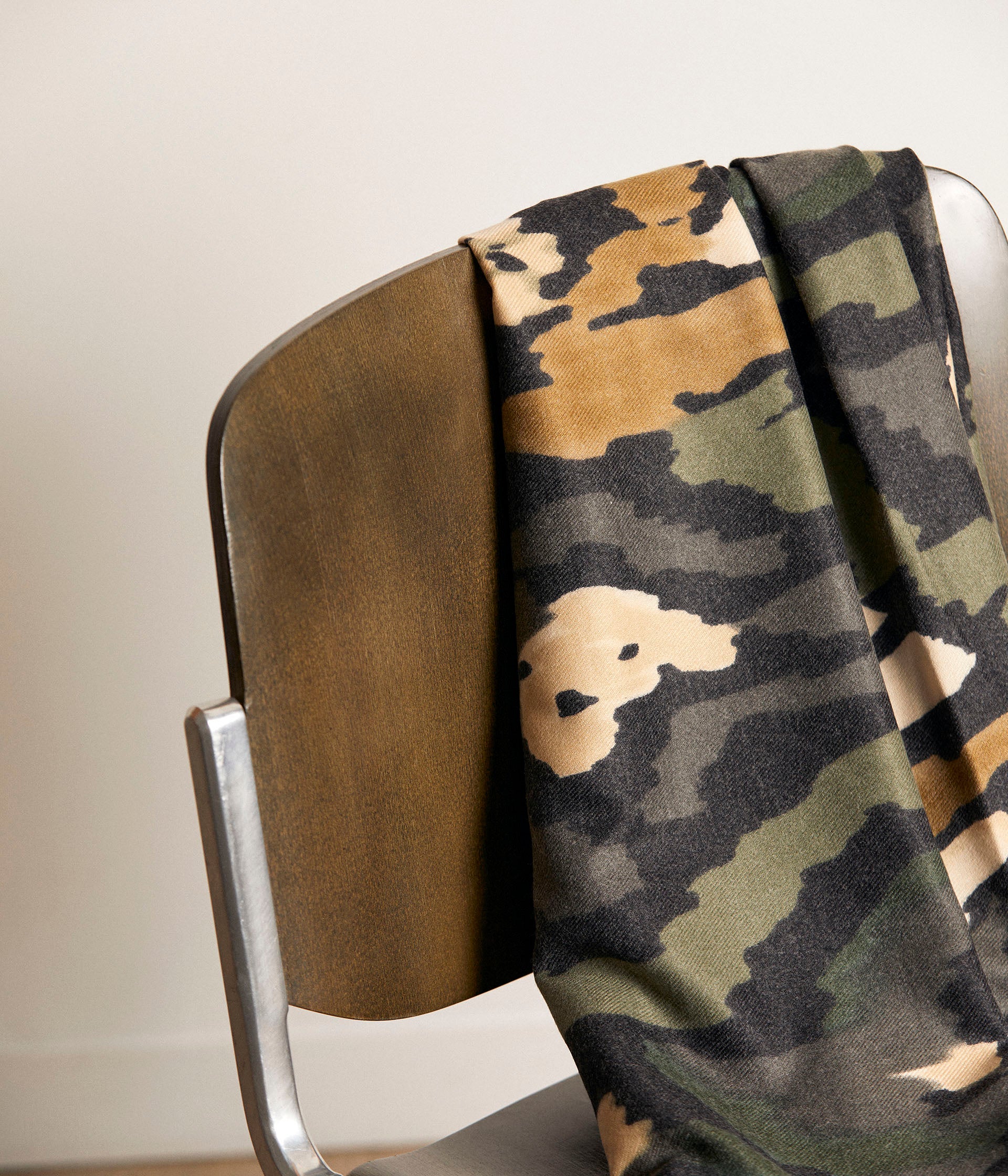 Echarpe vert camouflage Cloelia