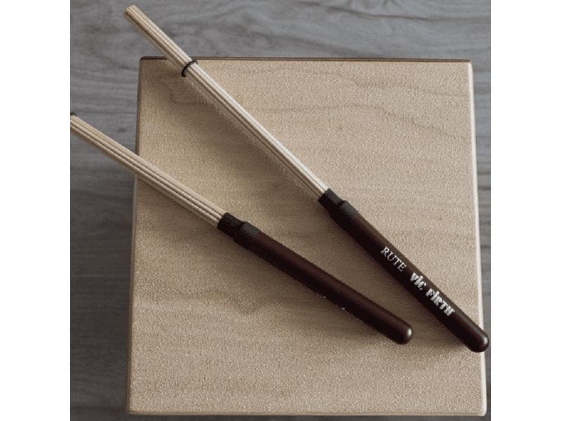 Vic Firth Hot Rod VFRUTE Rutes Paar Rute zum Spielen vieler Musikrichtungen