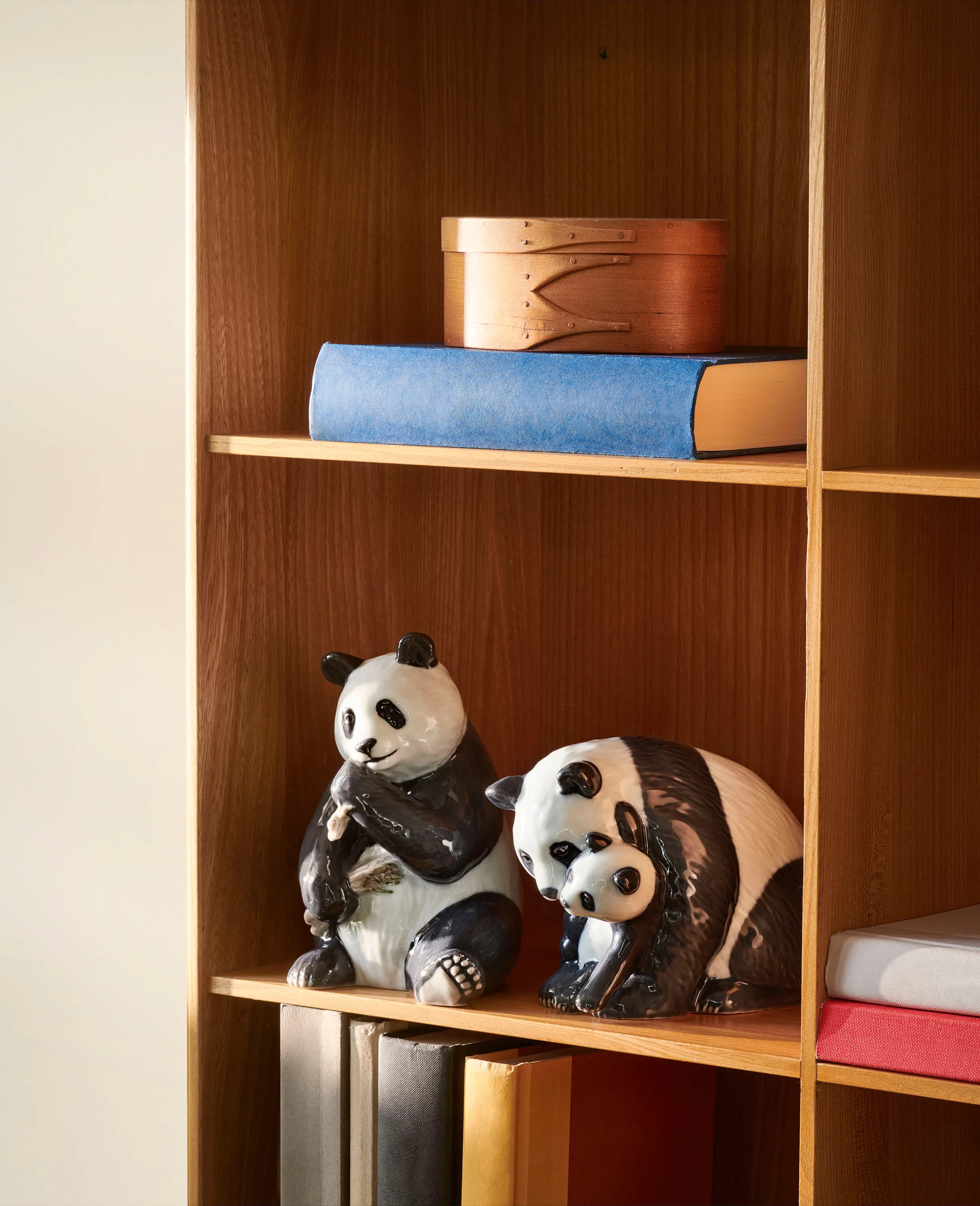Royal Copenhagen Figur - Spisende Panda