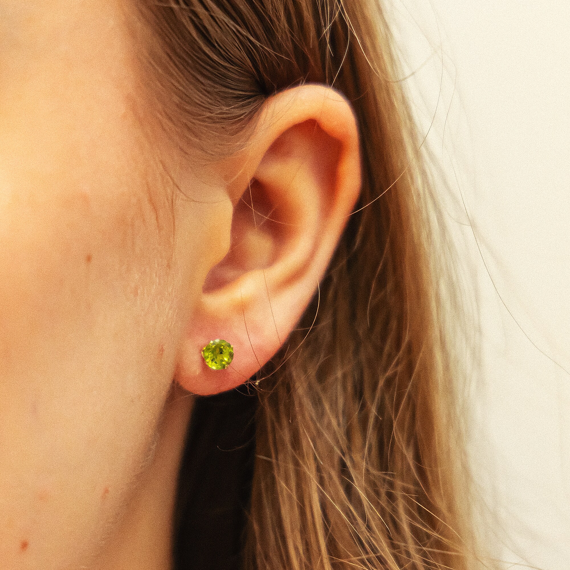 Fascination by Ellen K. Ohrringe 333 Gold mit echten Peridot-Steinen 5mm