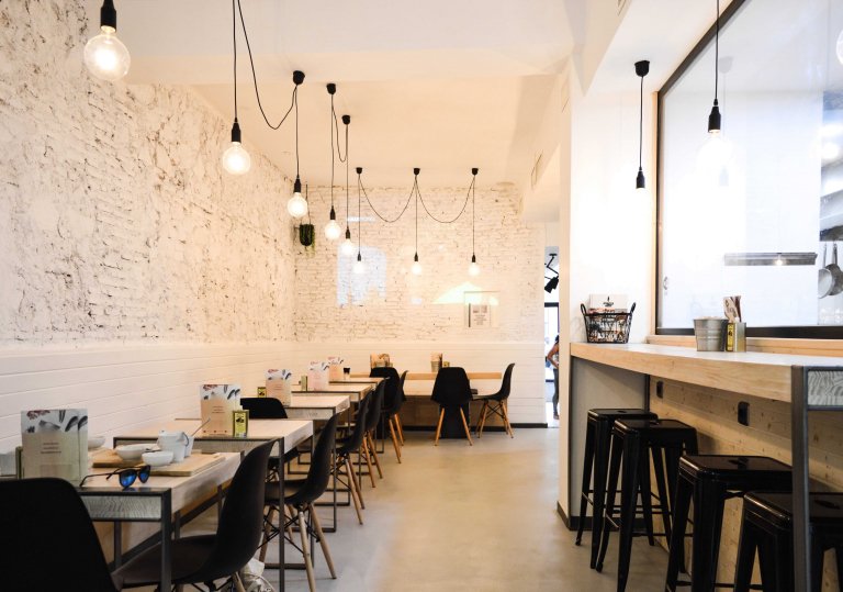 Vitra Eames DSW stoel met essen onderstel, Pebble