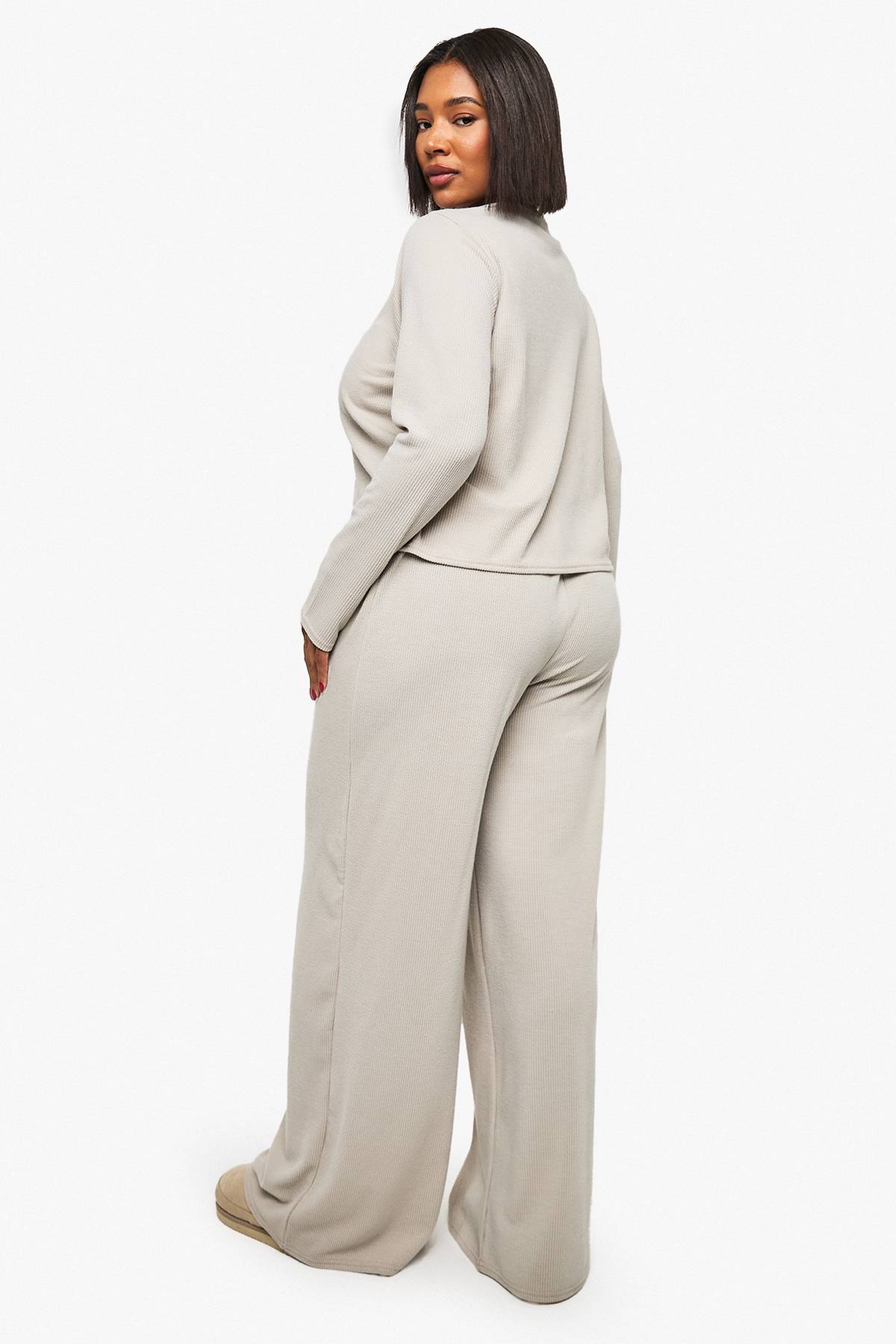boohoo Haut à manches cardigan côtelé avec boutons et pantalon coordonné