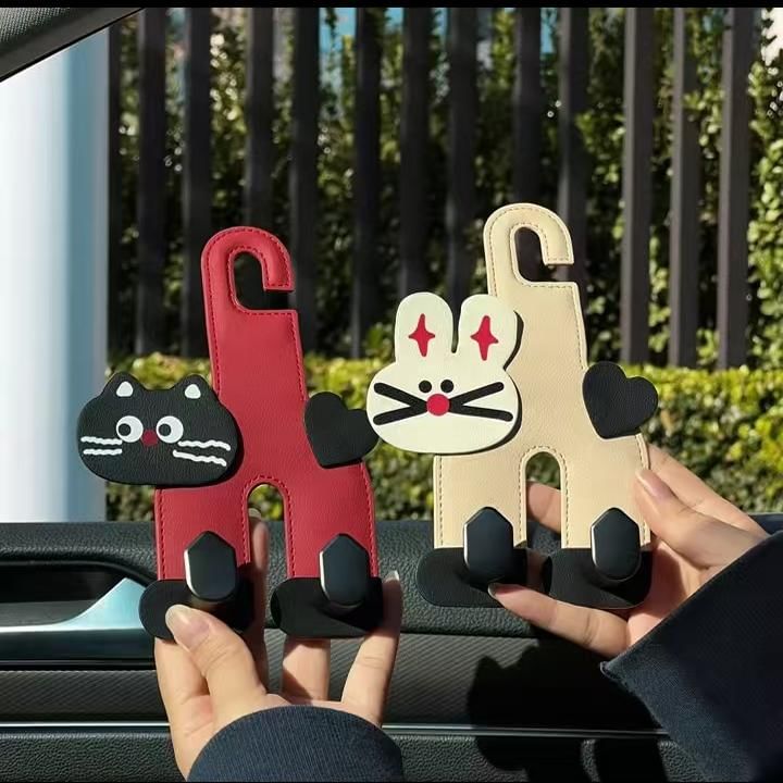 NEJA - Autostoelhaak van imitatieleer (diverse ontwerpen)