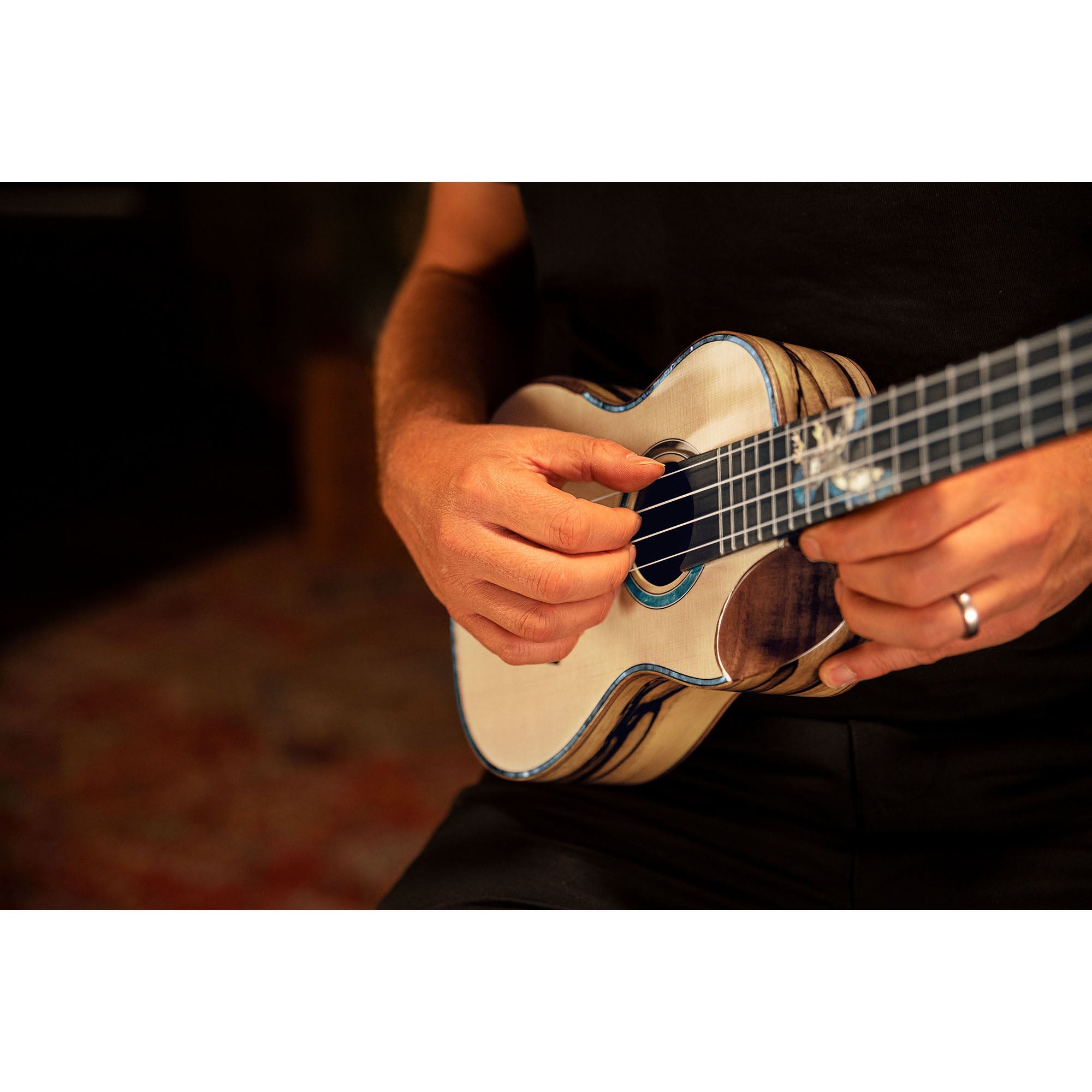 Ortega The Private Room EAGLESUITE-U Concert Ukulele E/A concert ukelele met gigbag