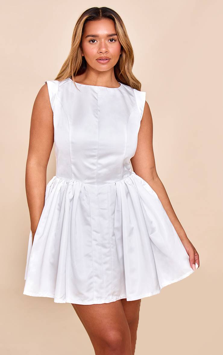 Blanc Robe Patineuse Mini Shape À Encolure Bateau Et Manches Courtes