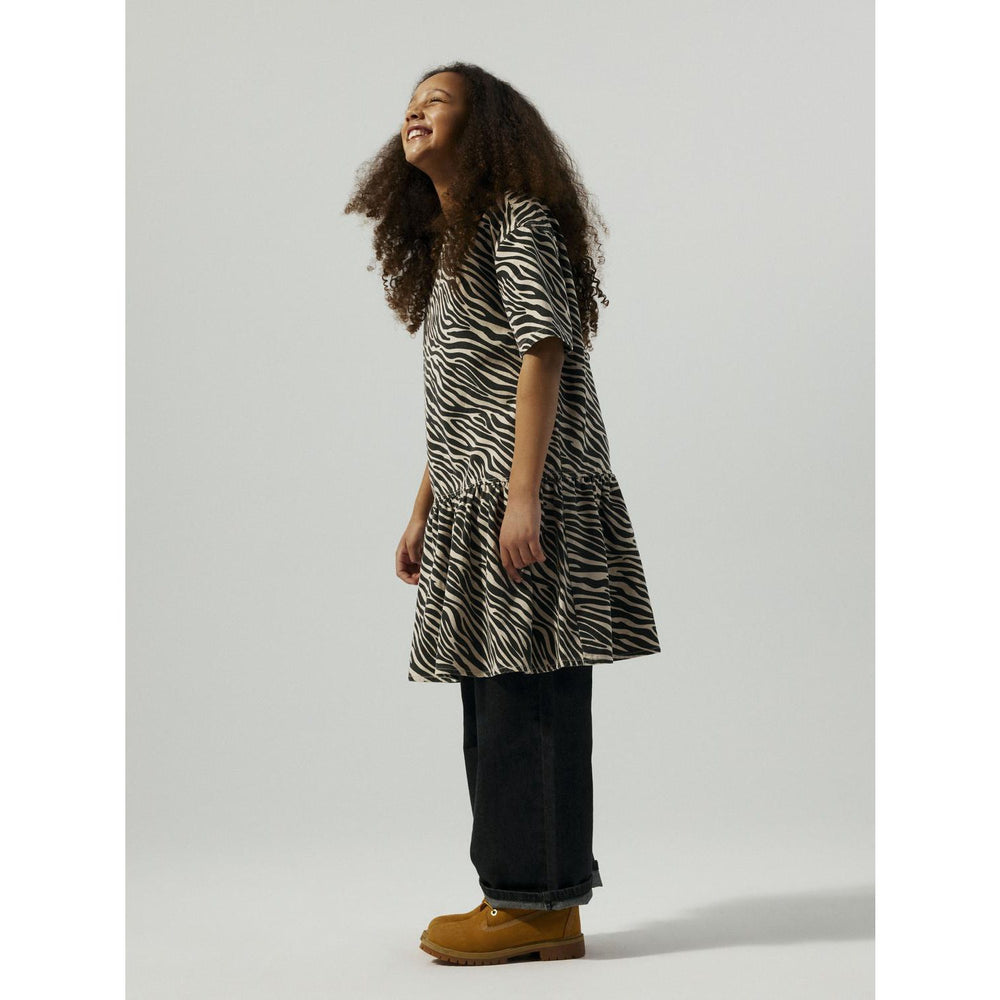 Køb Name It Cement Black Zebra Nkfzebra Twill Ss Kjole 4003-Td D