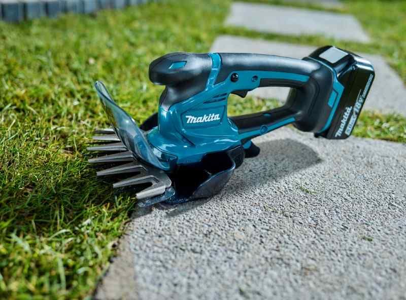 Makita DUM604PT4J LXT 18 V accu Grasschaar  5,0 ah accu (4 st), duo snellader, in mbox
