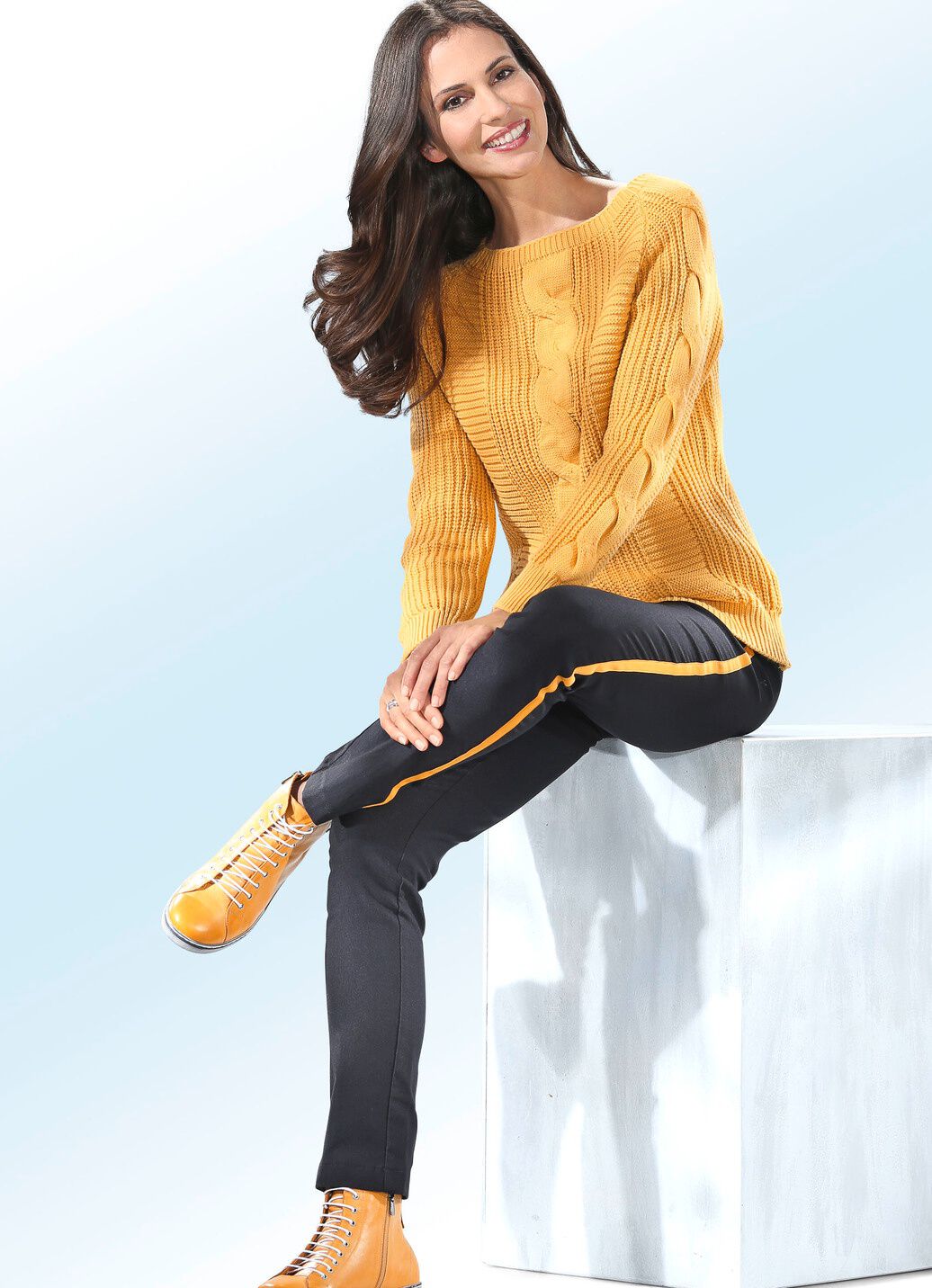 Pullover mit dekorativem Zopfdessin