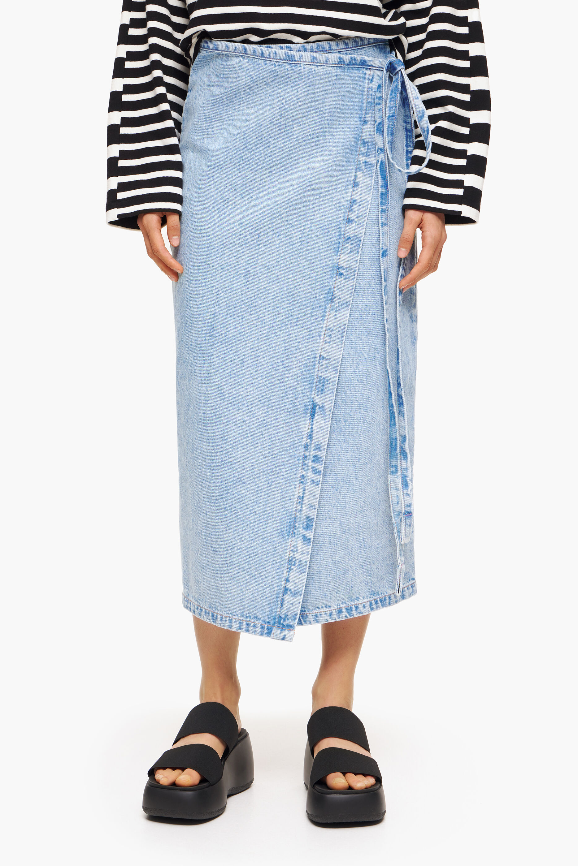 saia pareô midi em jeans azul claro