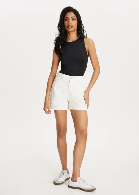 Mom fit short off-white (WIT.O)