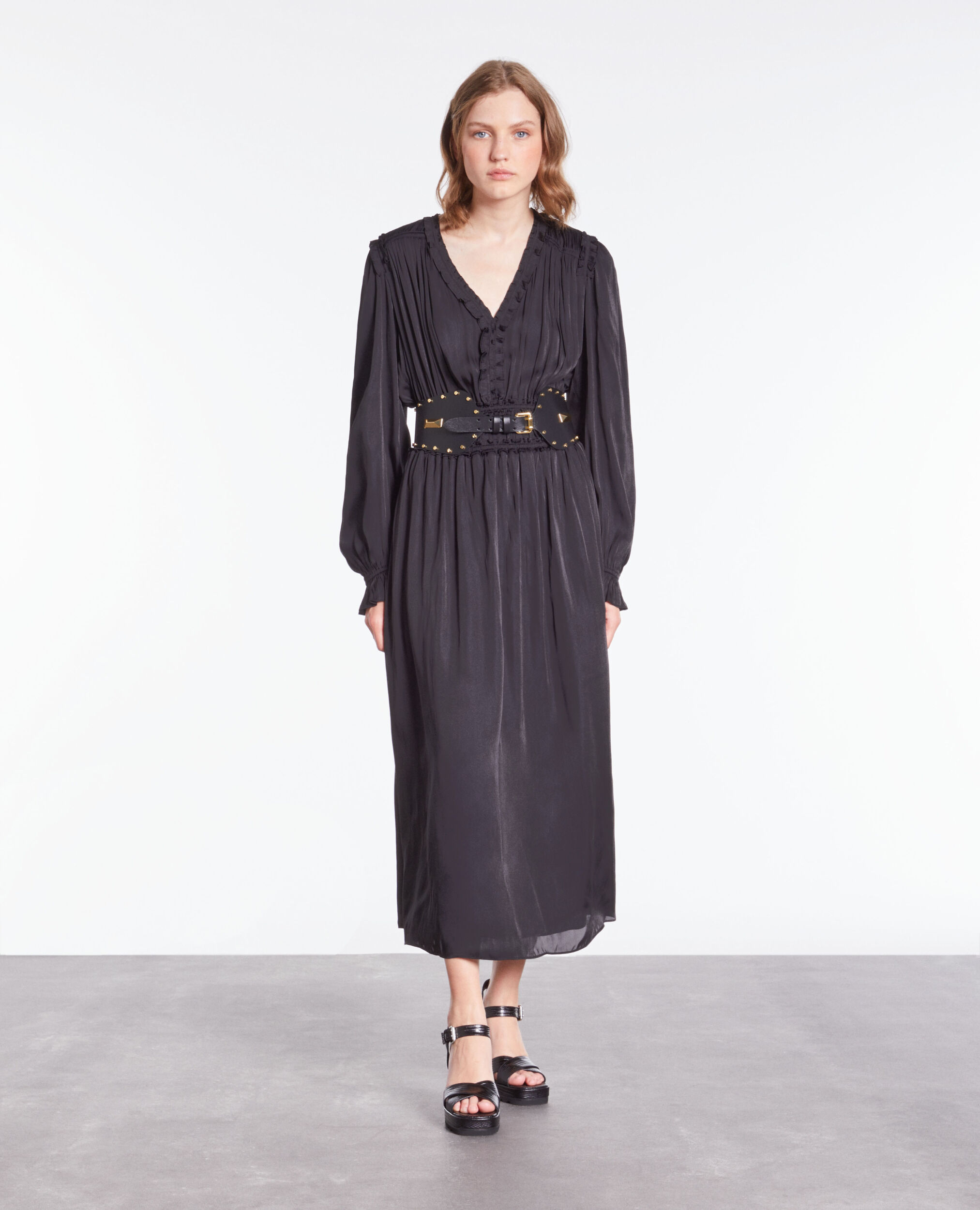 Robe longue noire avec fronces
