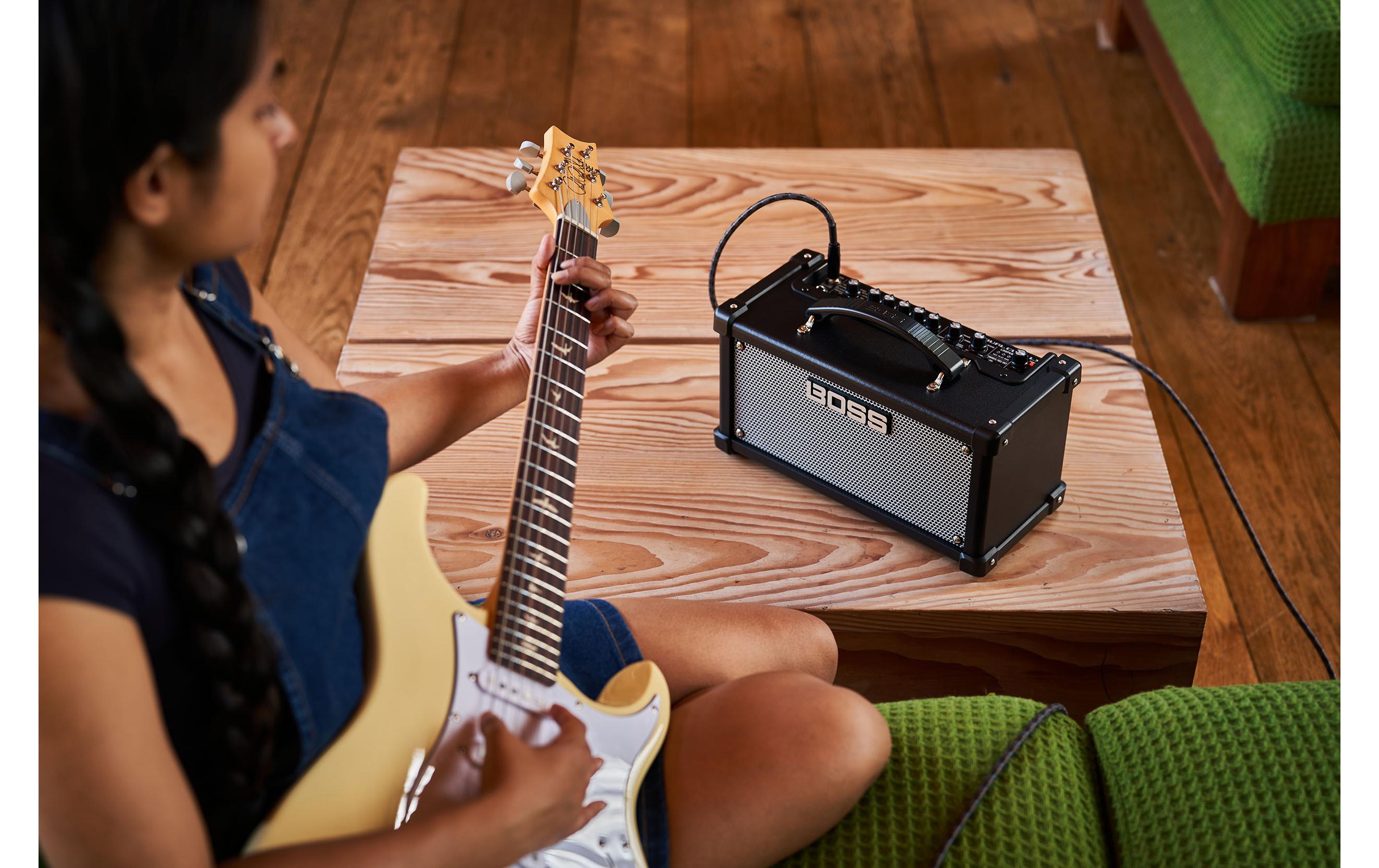 Combo Dual Cube LX<br>Extrem vielseitiger Desktop-Verstärker mit professionellen Sounds und Effekten