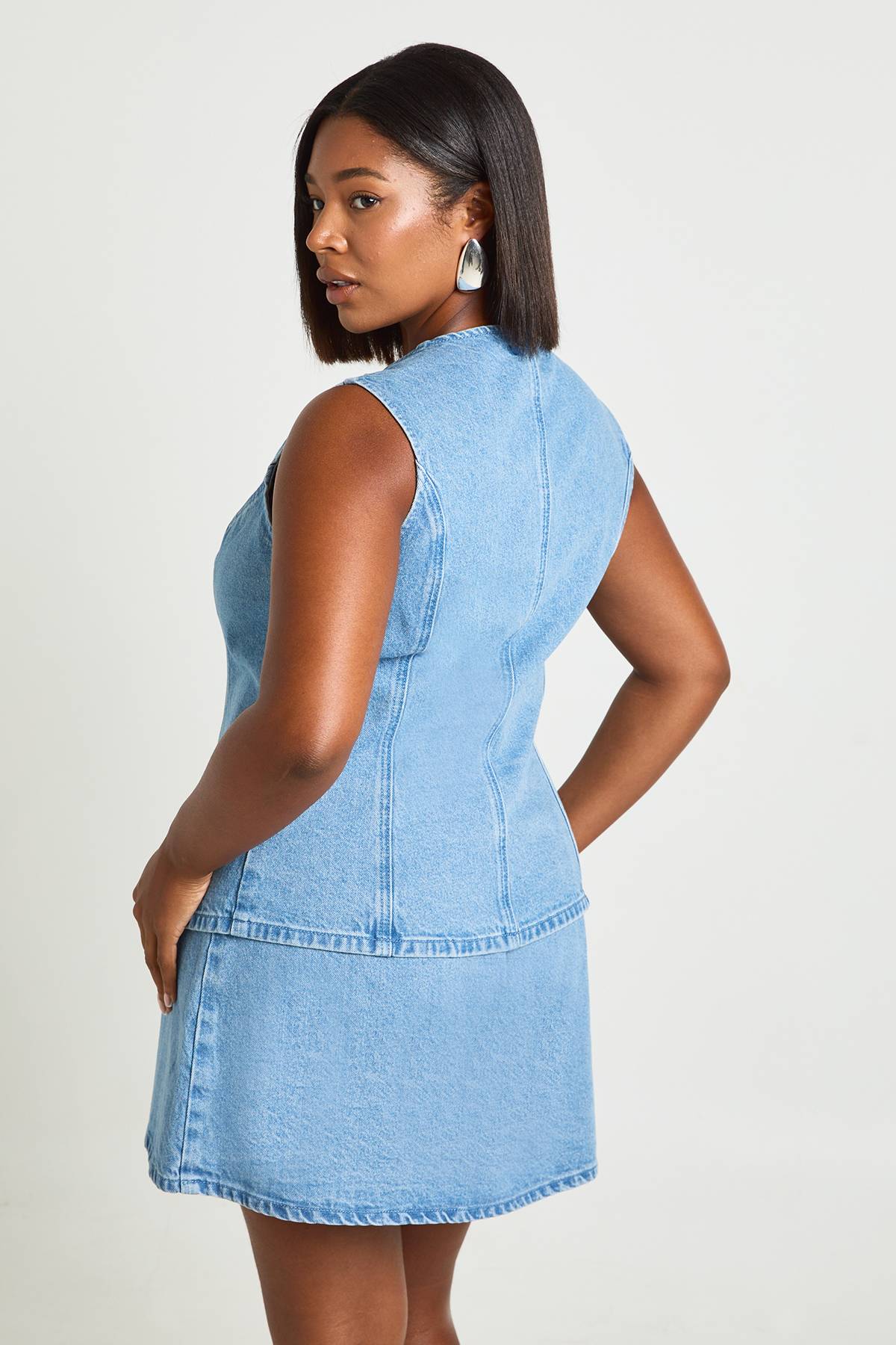 boohoo Gilet En Jean Grande Taille À Boutons En Corne