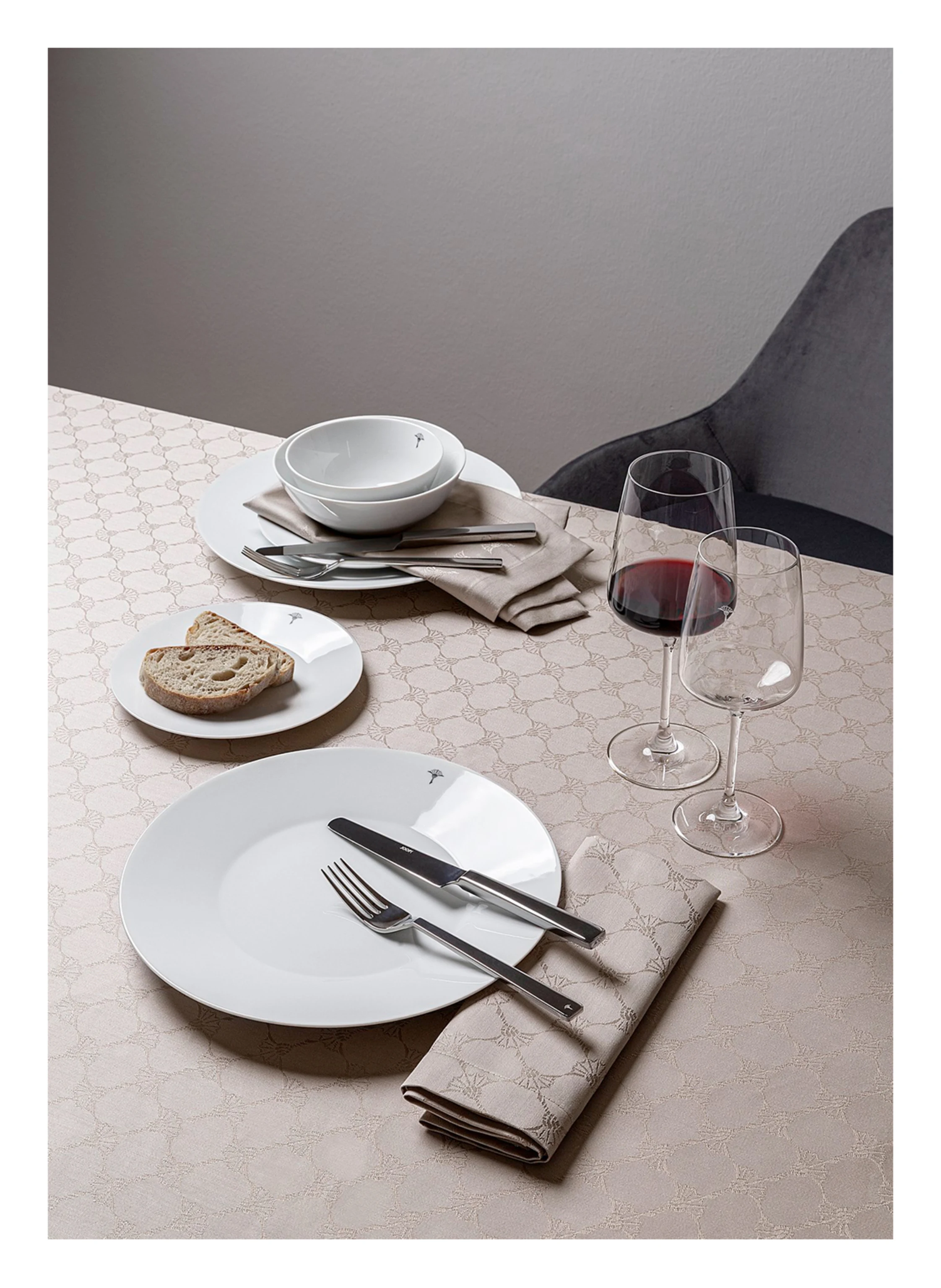 JOOP! Tischdecke CORNFLOWER ALLOVER