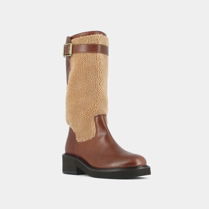 Bottes à talons et boucles latérales  en cuir et fourrure cognac