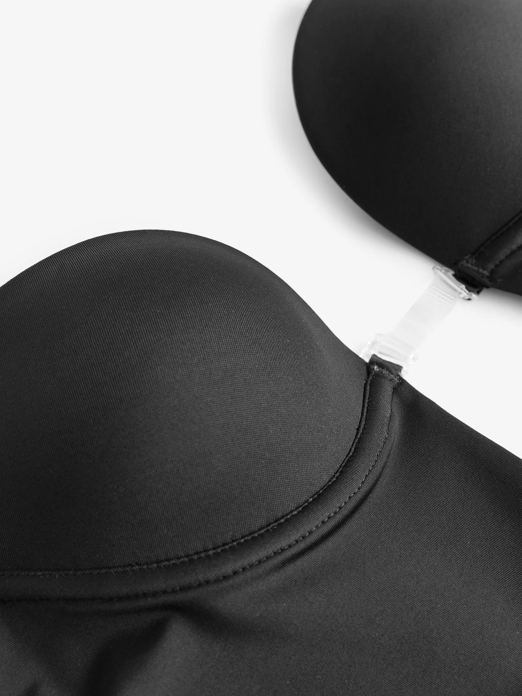 Zwart - Ingeklapte body met meerdere bandjes en rugleuning
