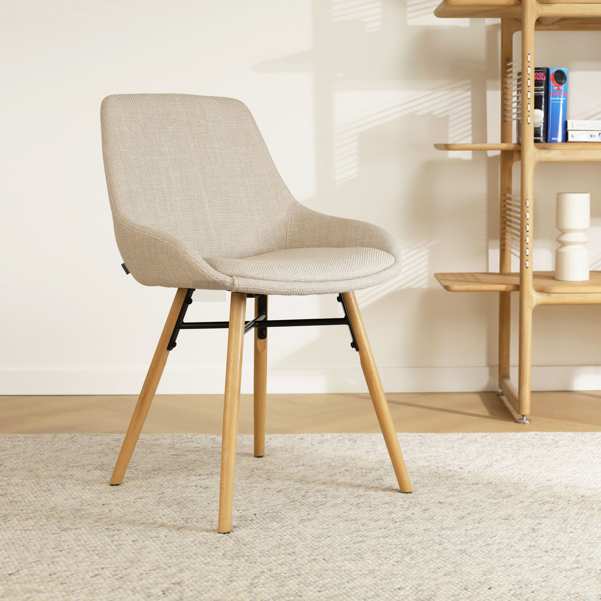 Eetkamerstoel Nena-Isa beige - naturel onderstel