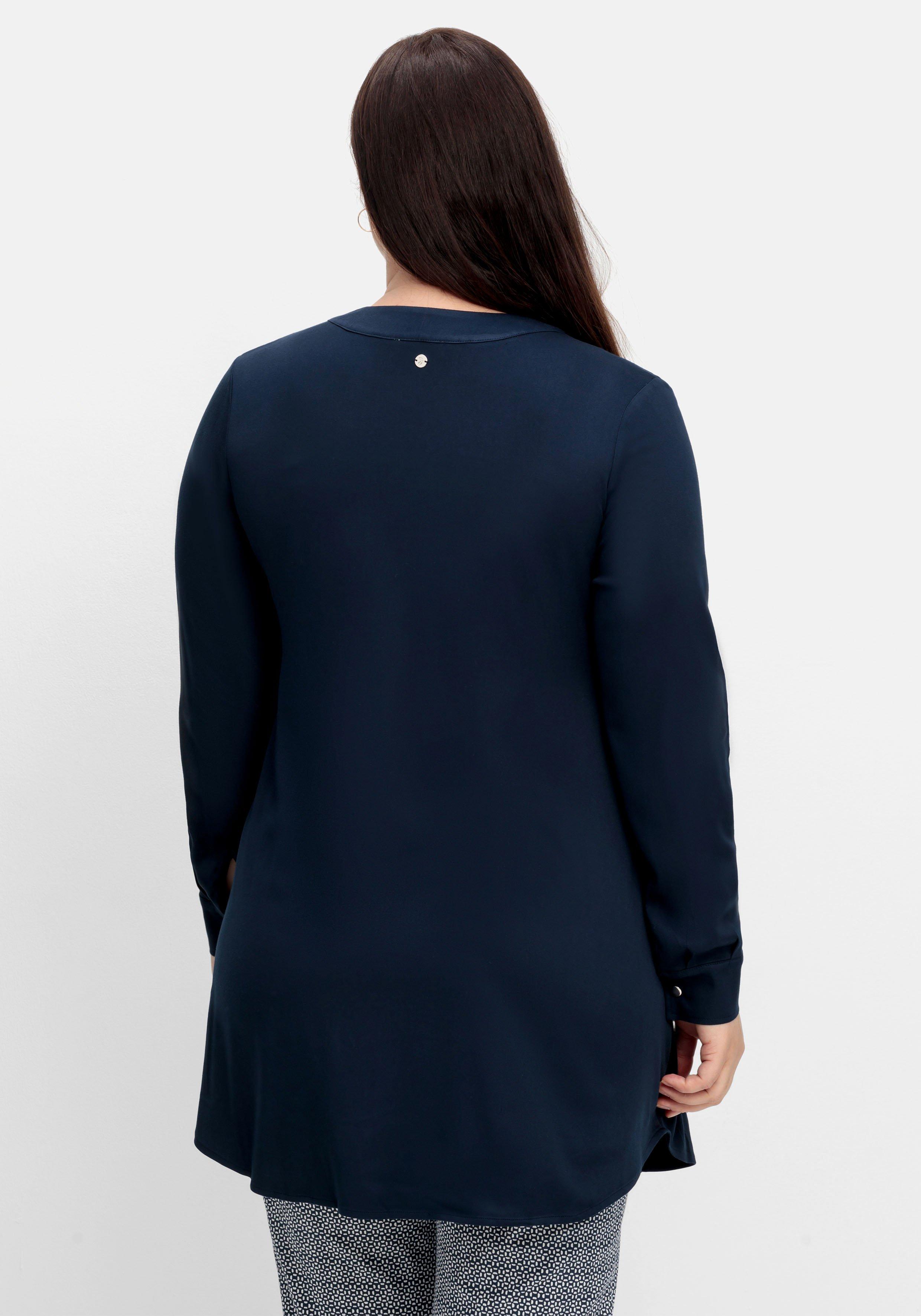 Bluse mit Druckknöpfen und Rundhalsausschnitt