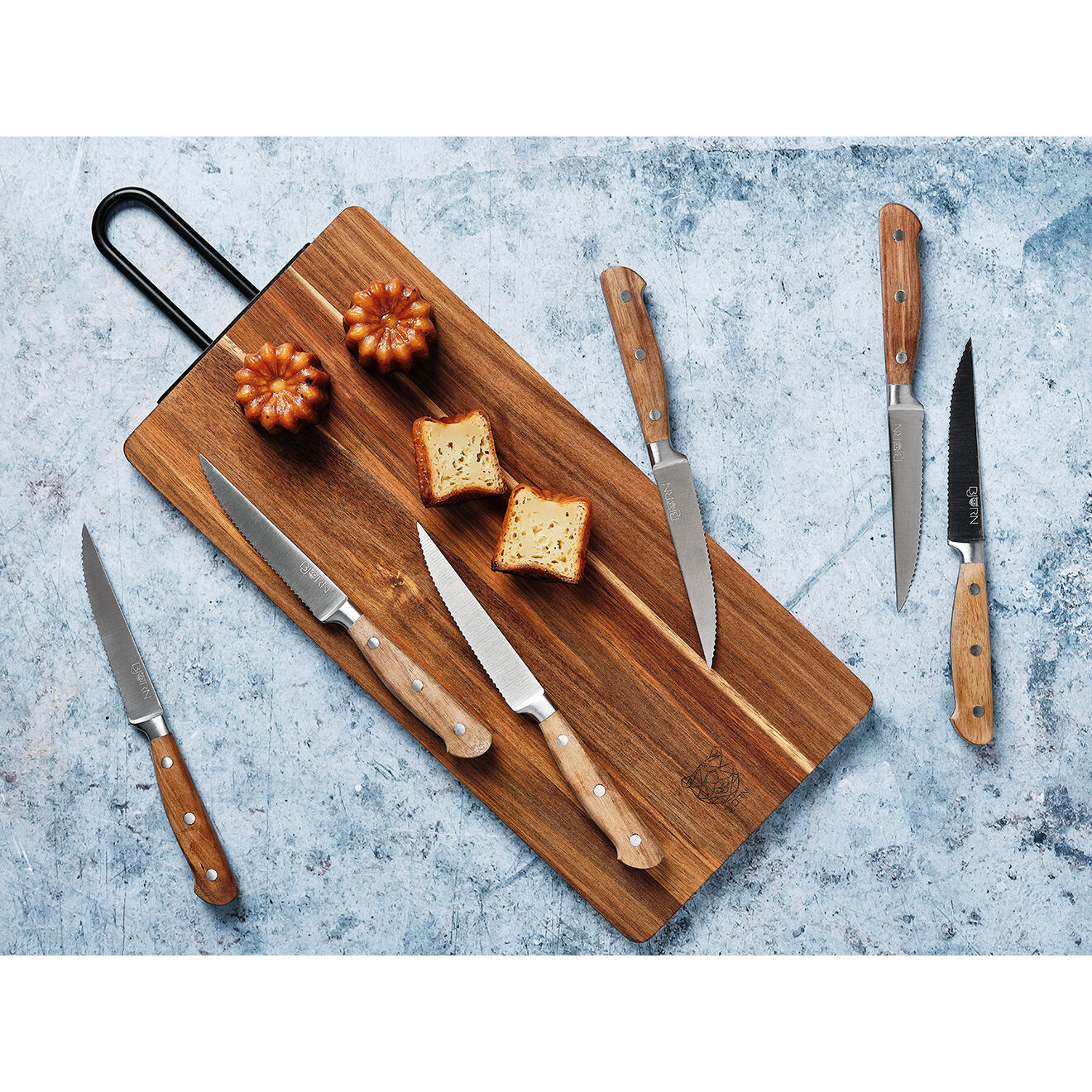 Bjorn Planche à découper en bois d'acacia Stine bois vernis - 49x19x1 cm
