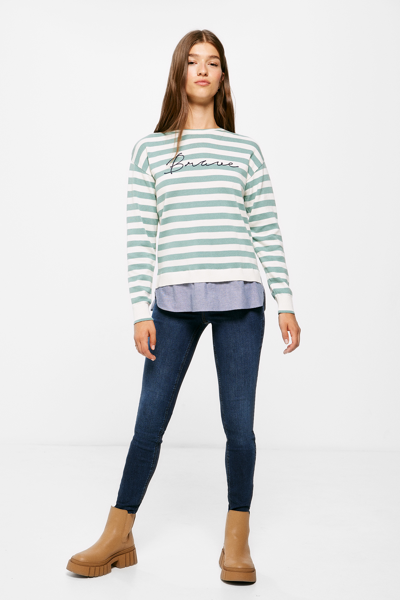 Calça jeans push-up, lavagem sustentável