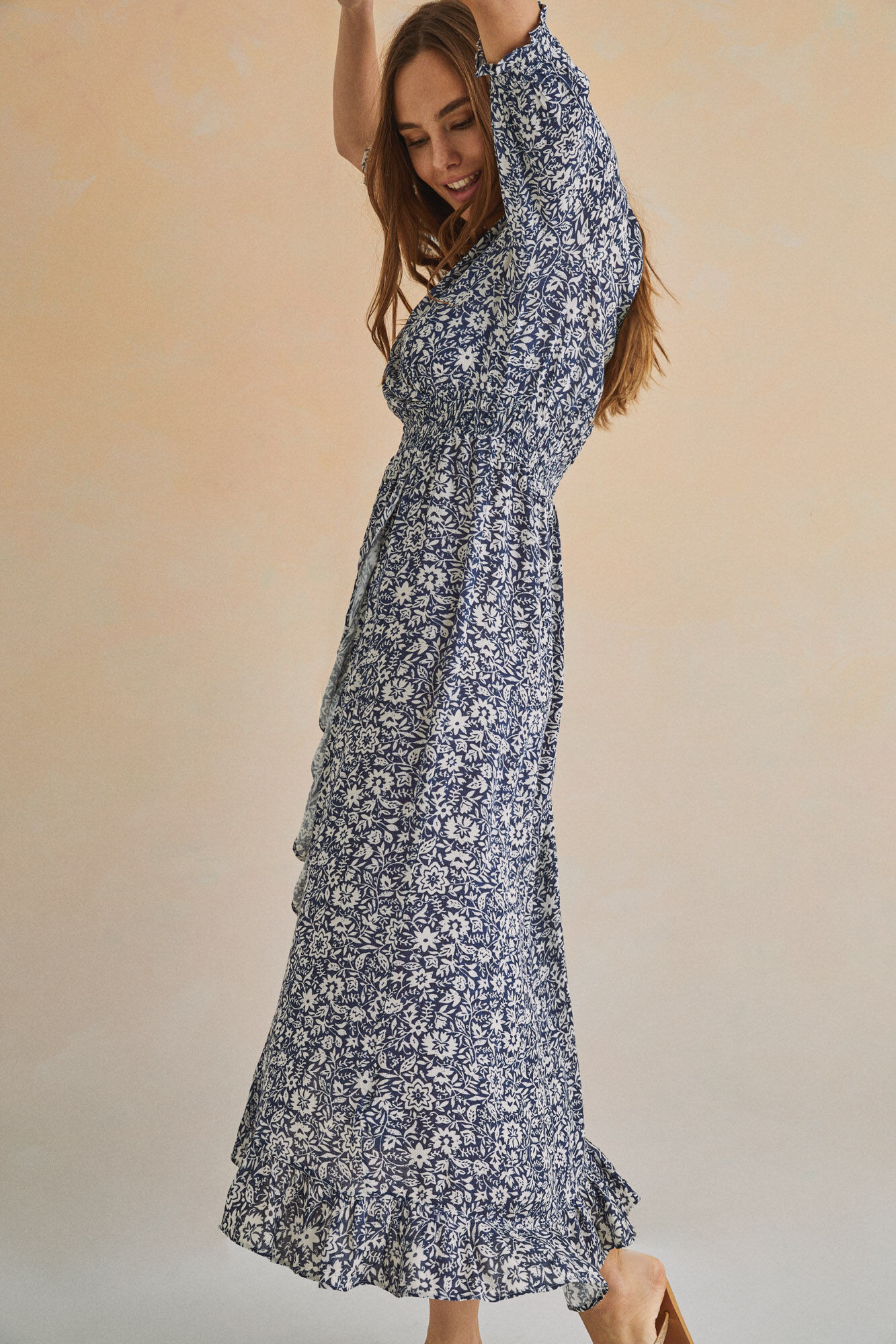 Vestido midi azul estampado com babados - Estampado