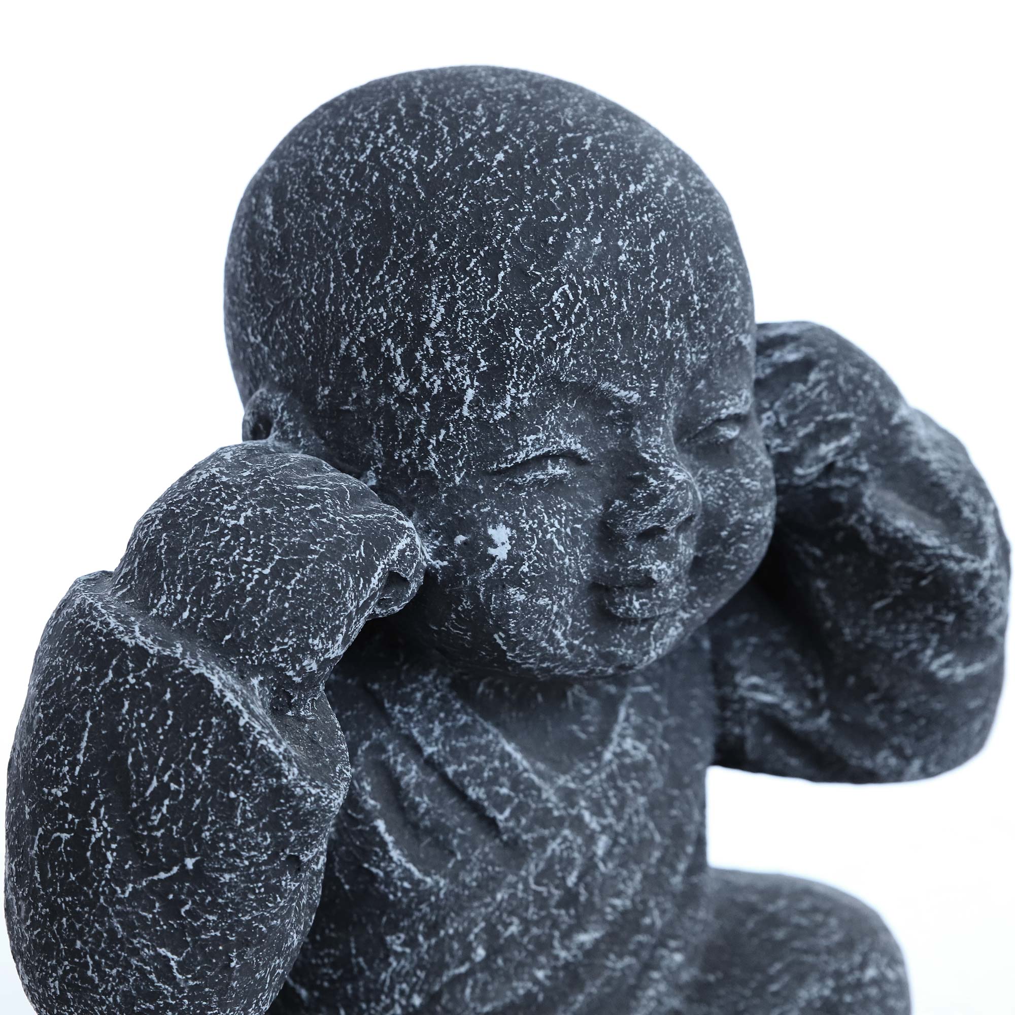 Zementfigur 'Shaolin Mönch - nichts hören', H 38 cm, B 32 cm, T 24 cm günstig bestellen