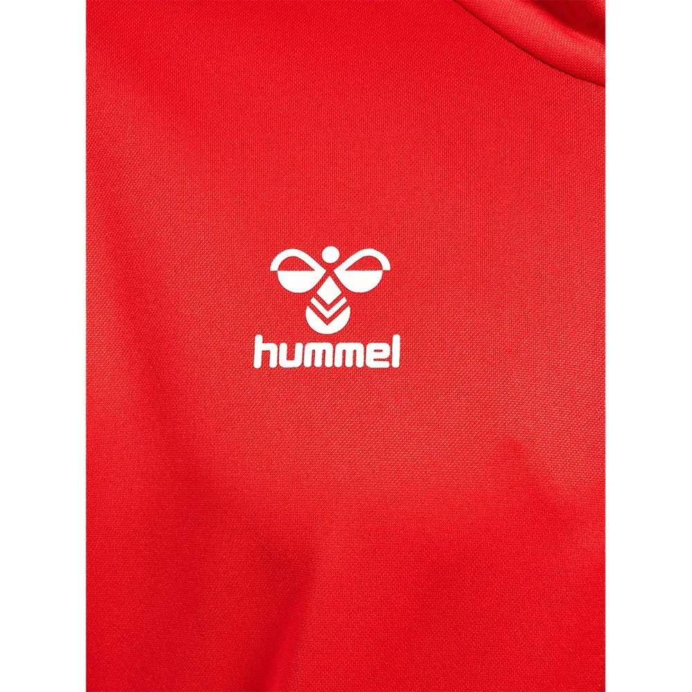 Conjunto esportivo com o logotipo da Hummel