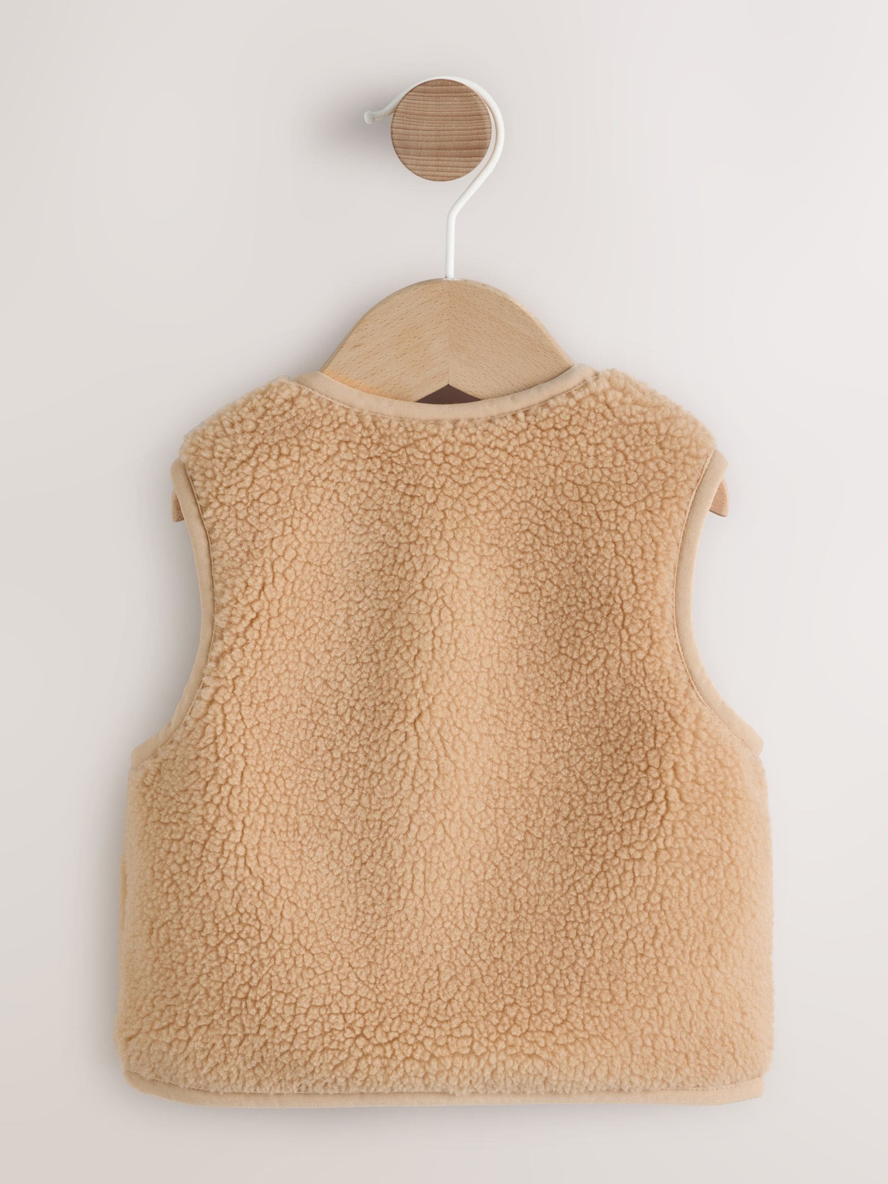 Toffeebruin - Babygilet van borg
