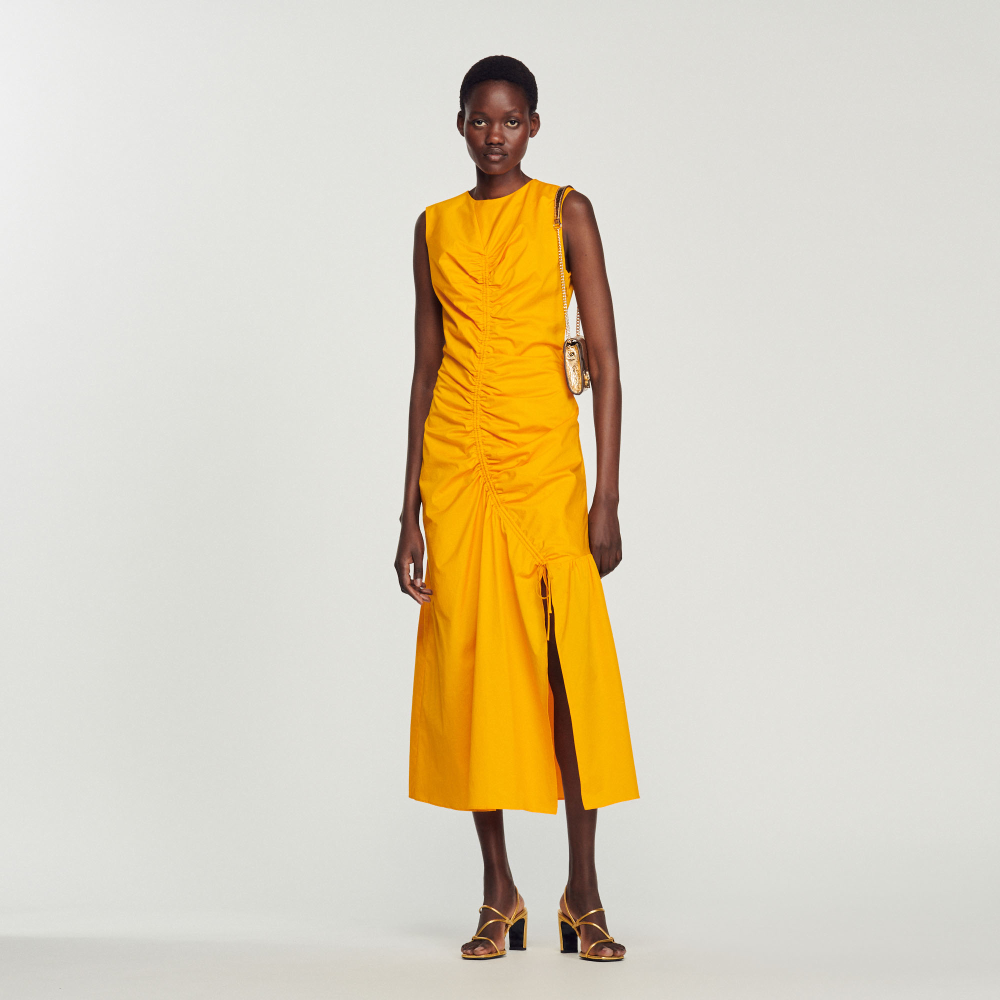 Robe longue froncee