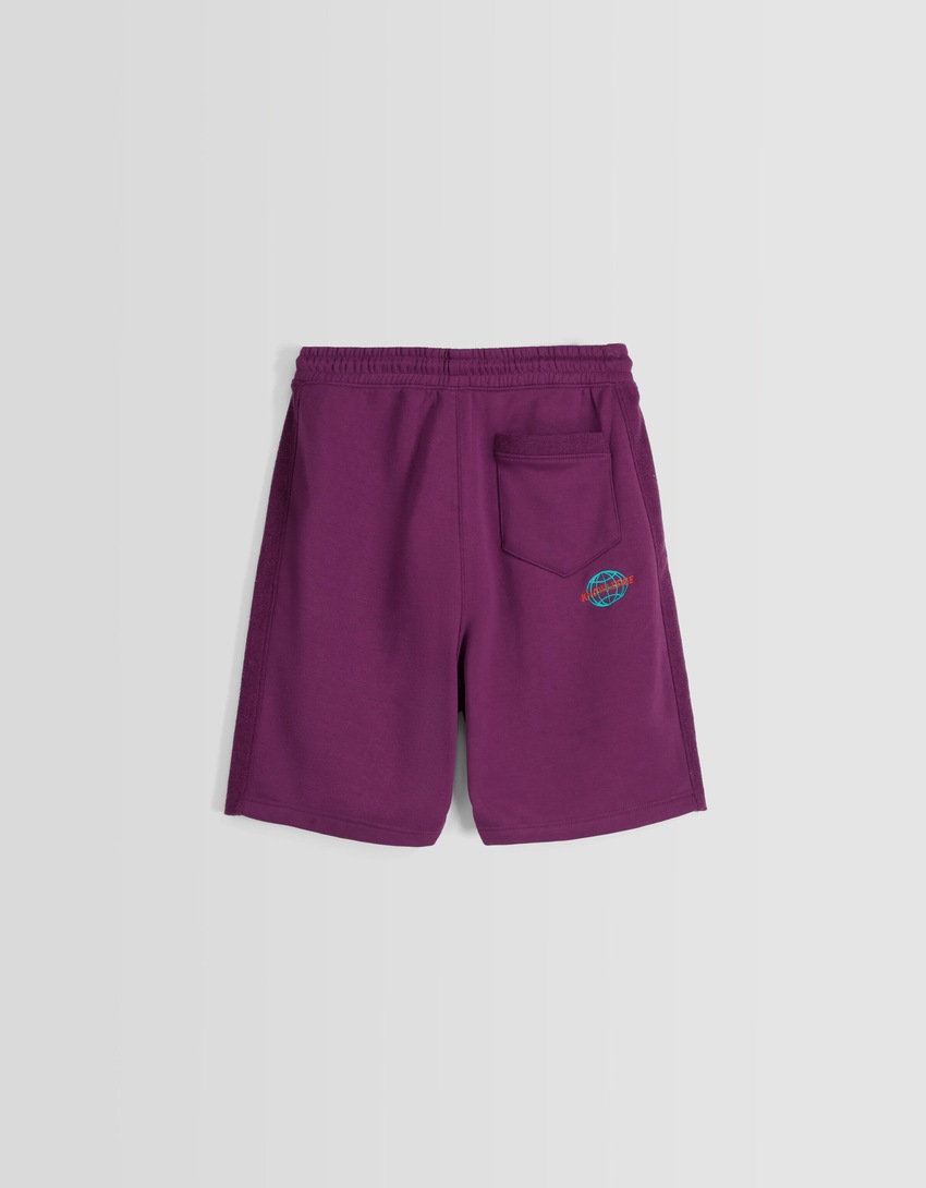 Bermudas com detalhes em pelúcia