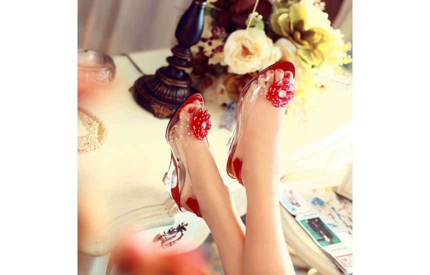 Freesia - PVC sandalen met sleehak en bloemenprint