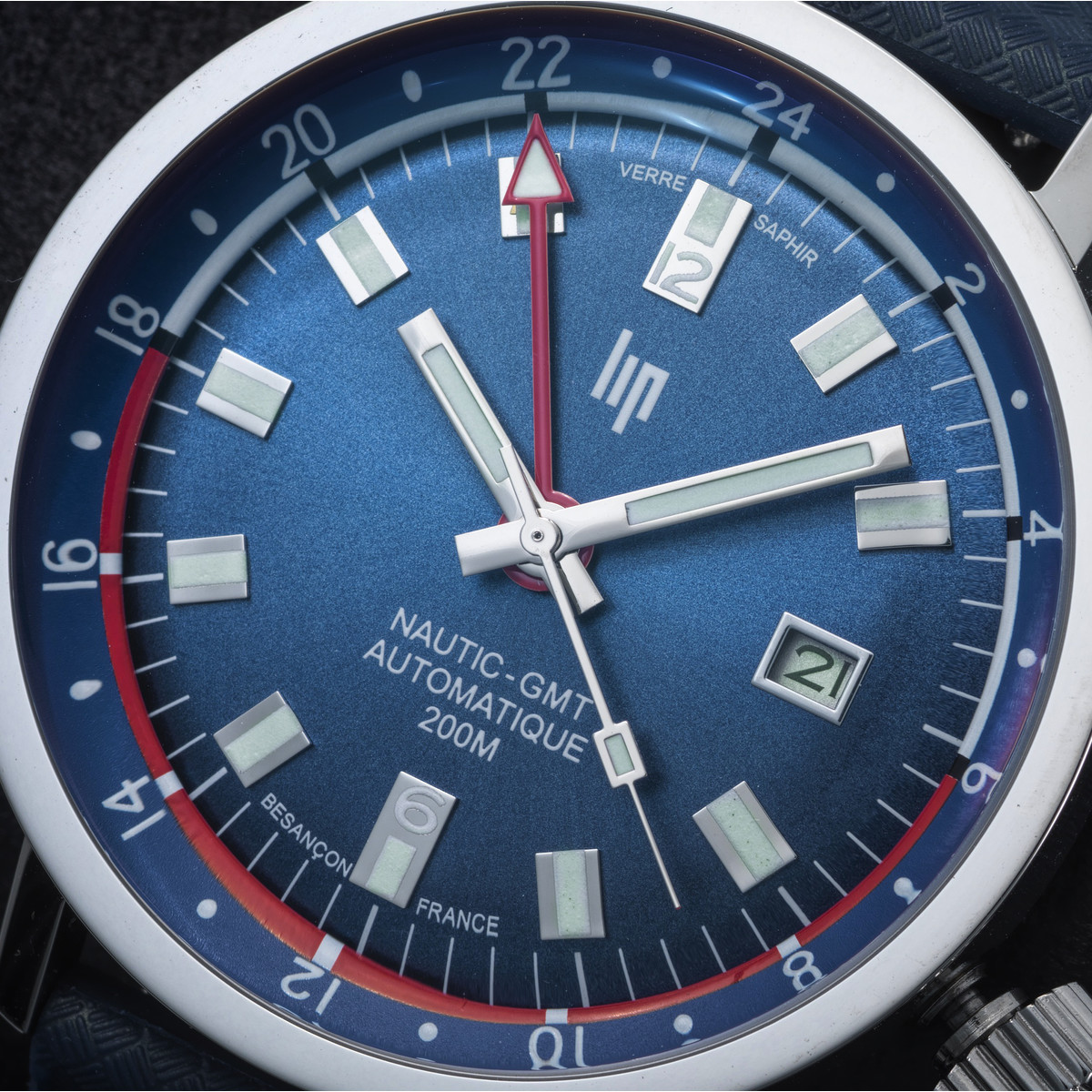 Montre Lip homme automatique acier bracelet silicone bleu